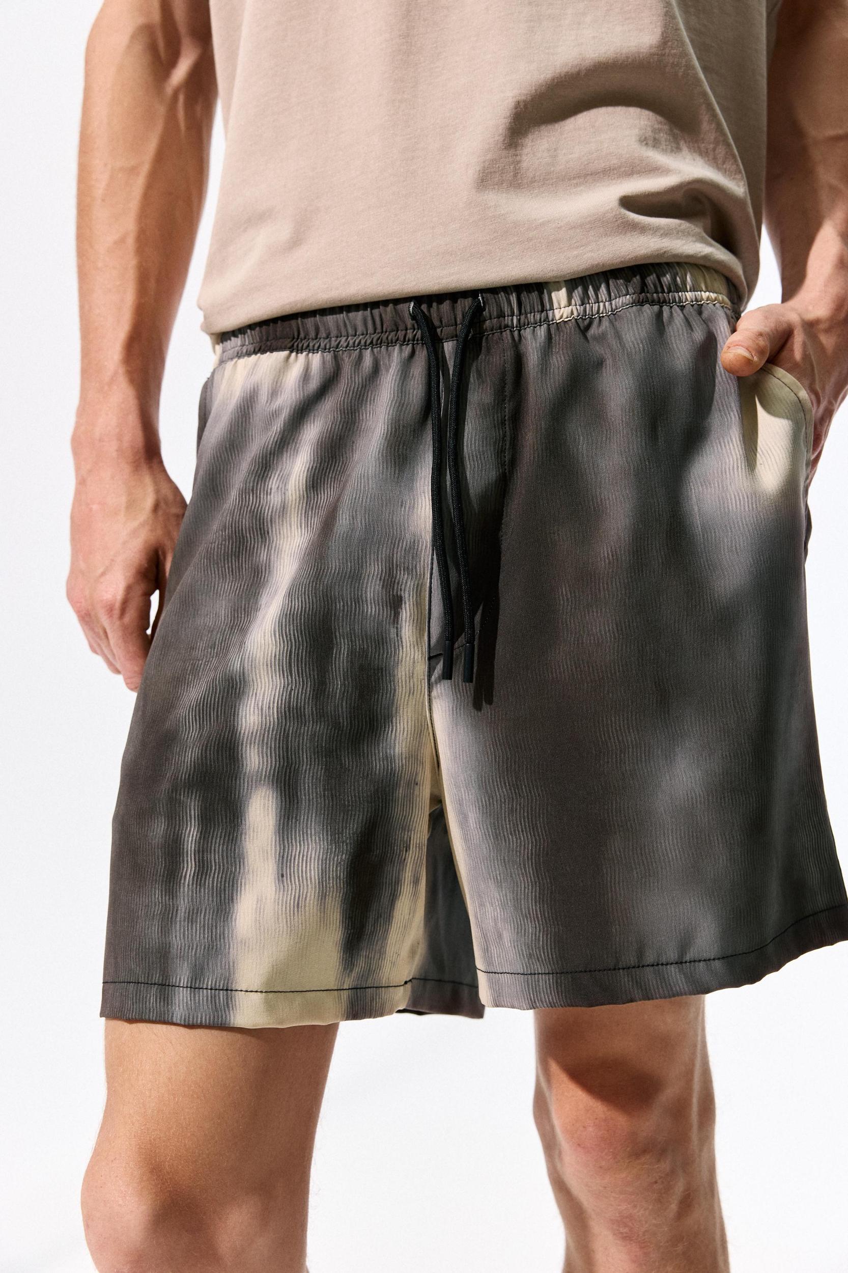Washed board shorts Product Image