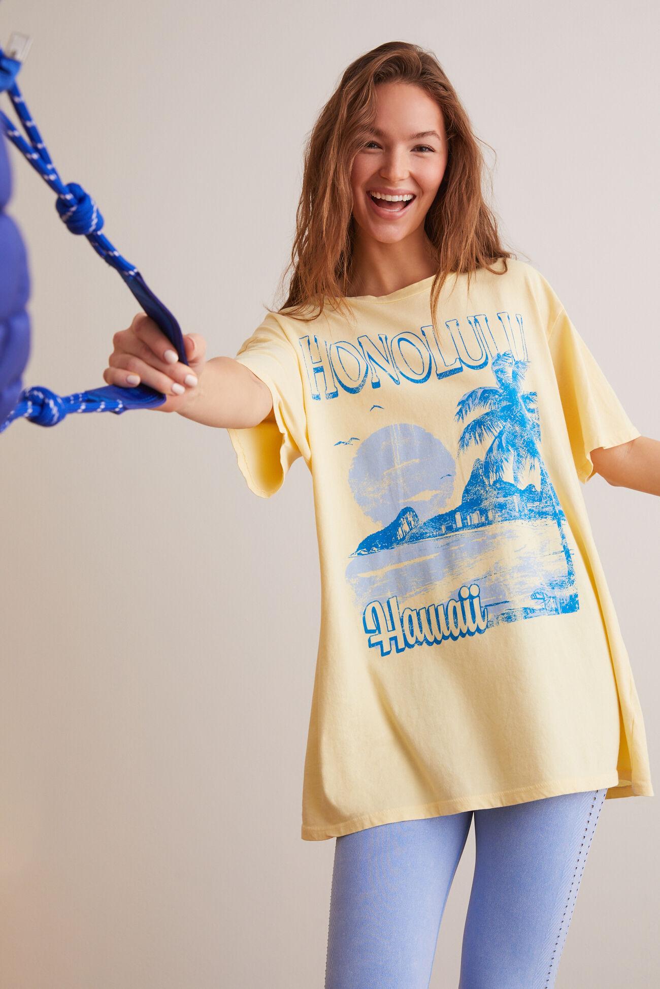 Honolulu Oversized Graphic Tee Product Image