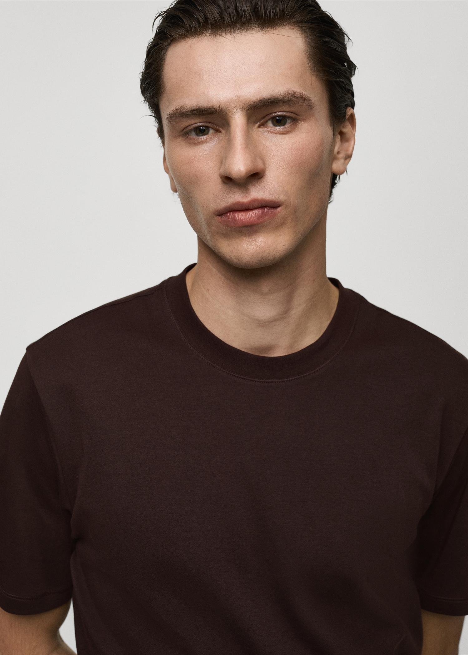 Medium-weight regular-fit t-shirt - Men | MANGO USA Product Image