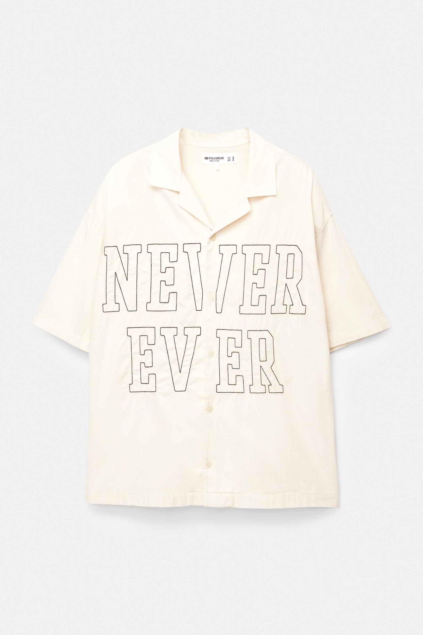 Short sleeve shirt with slogan Product Image