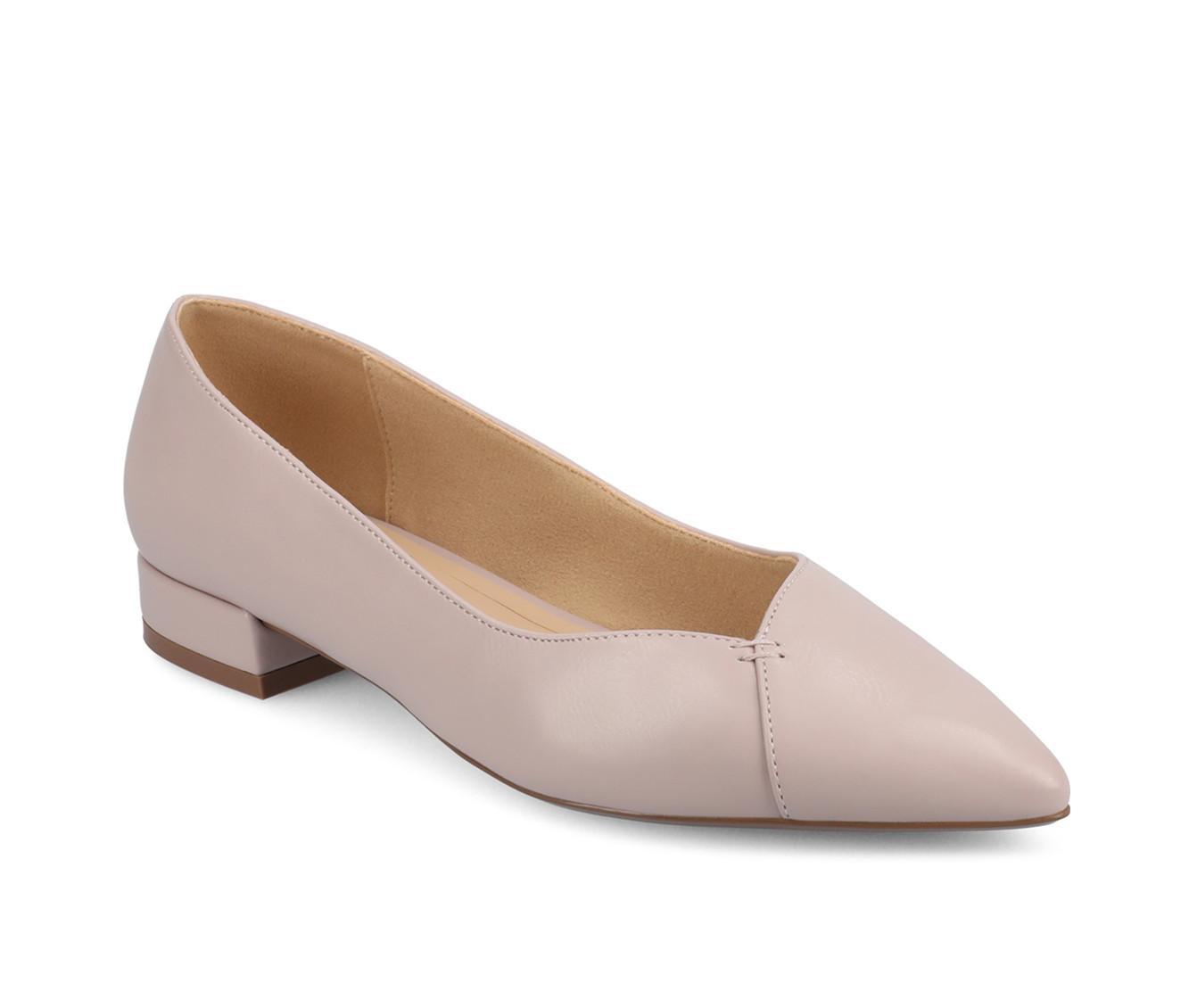Women's Journee Collection Carmin Flats Product Image