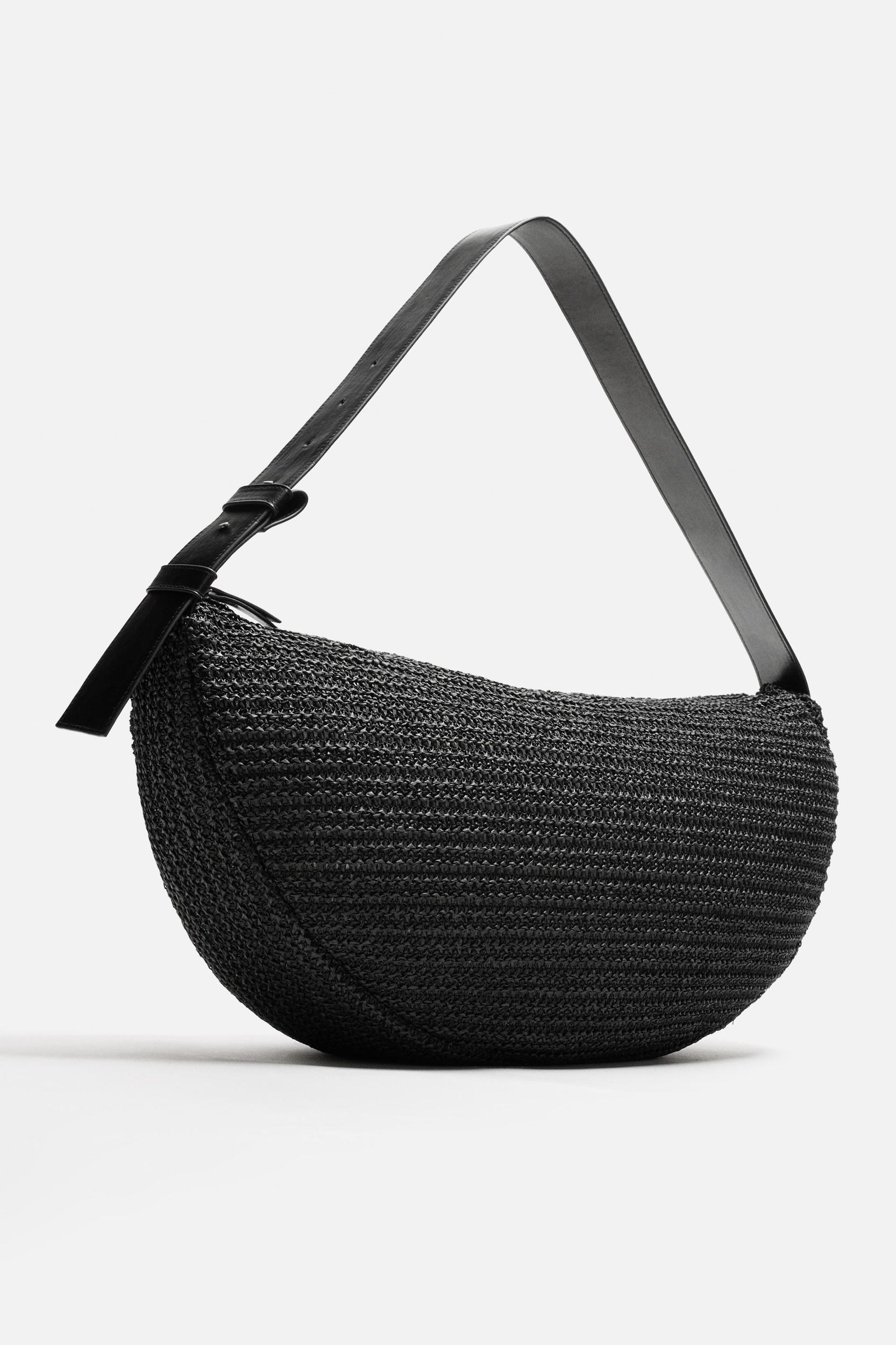WOVEN SHOULDER BAG Product Image