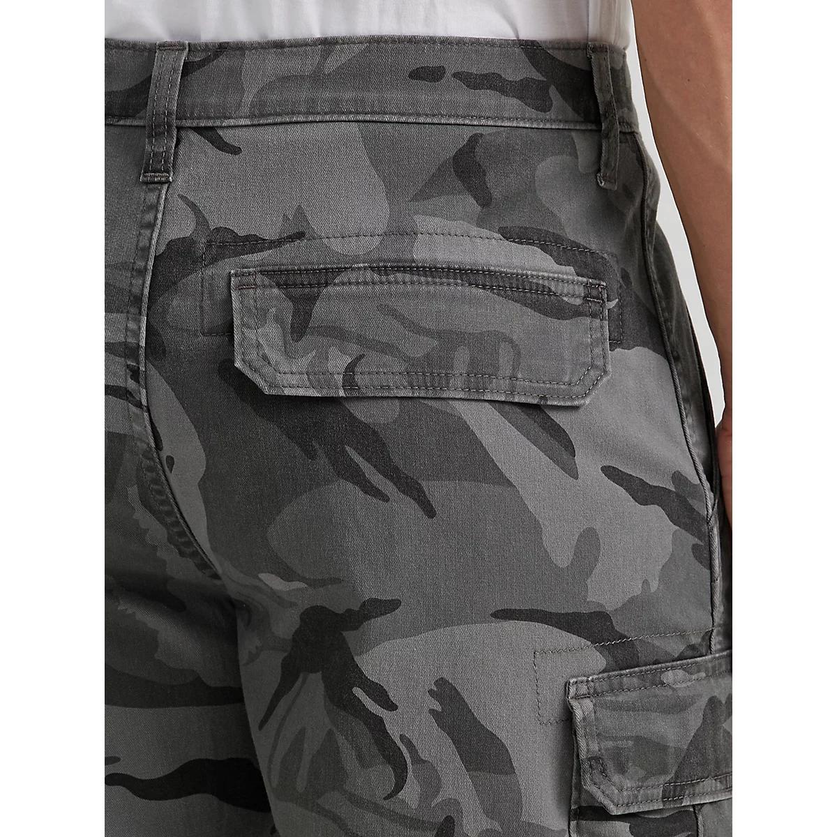 Wrangler® Men's Five Star Premium Stacked Cargo Short in Pewter Product Image