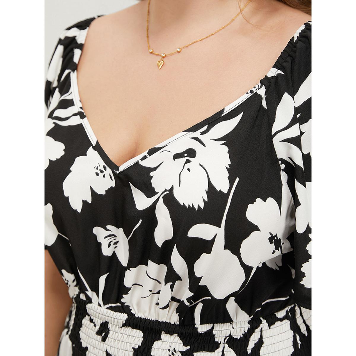 Plus Size Floral Ruffle Pocket V Neck Shirred Dress BlackFlower Women Elegant Shirred V-neck Short sleeve Curvy Midi Dress BloomChic 26/4X Product Image