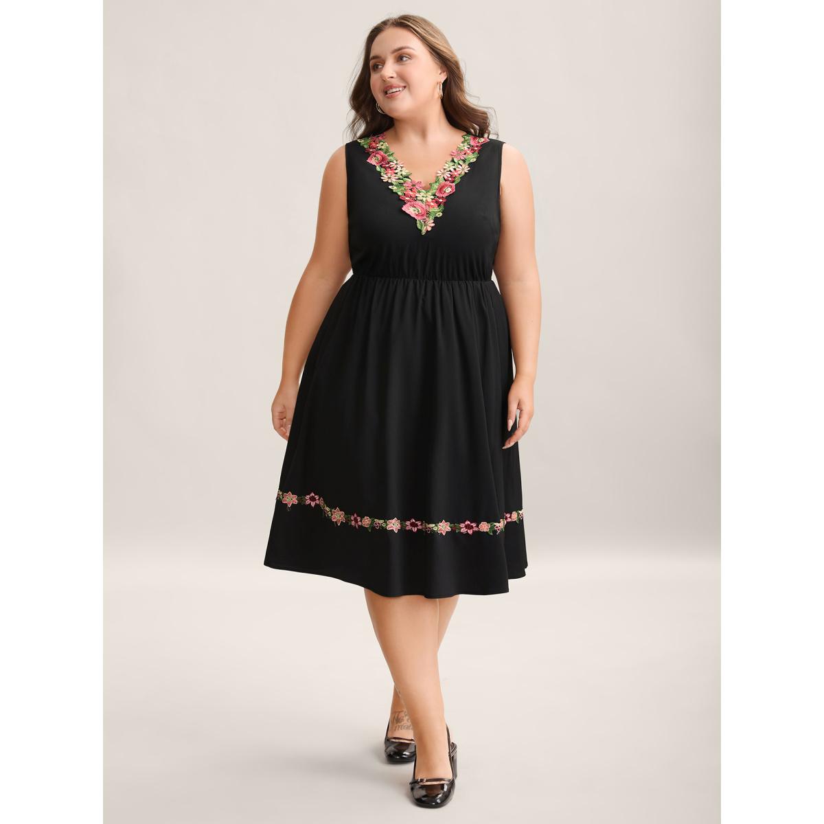 Plus Size Woven Plain Floral Neckline Sleeveless Midi Dress Black Women Elegant Woven ribbon&lace trim V-neck Sleeveless Curvy BloomChic 30/6X Product Image