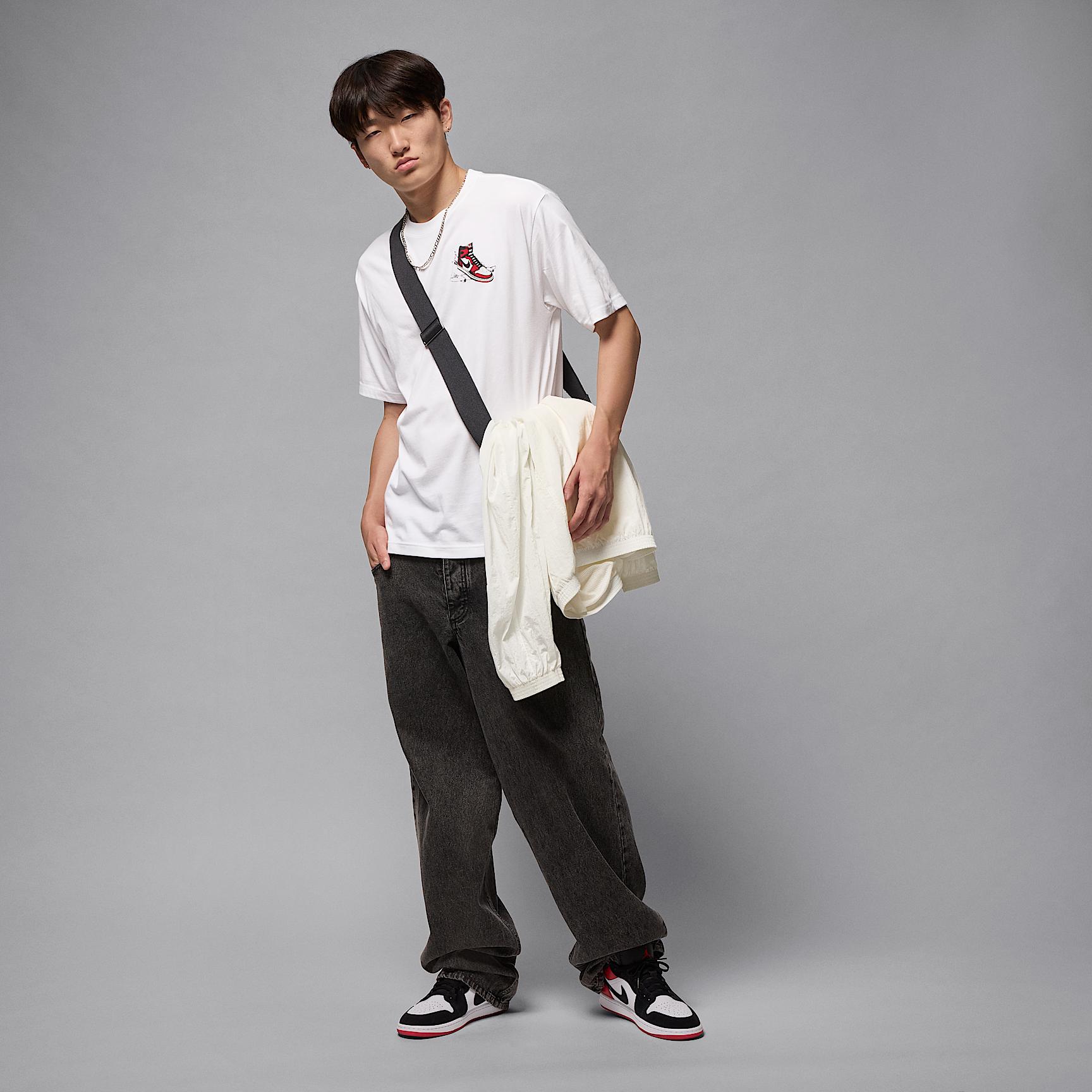 Mens Jordan AJ1 T-Shirt | HQ8972-100 Product Image