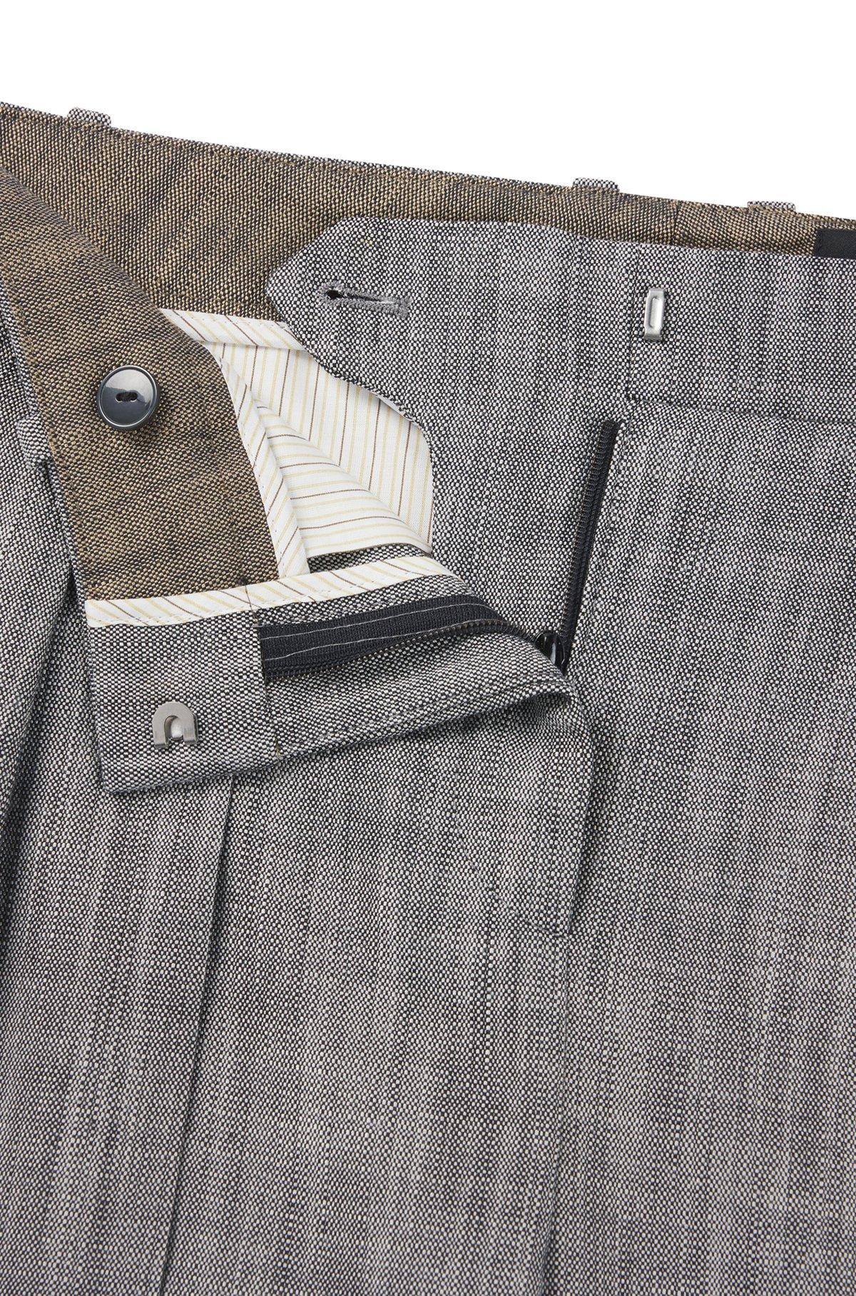 Regular-fit trousers with pleated front Product Image