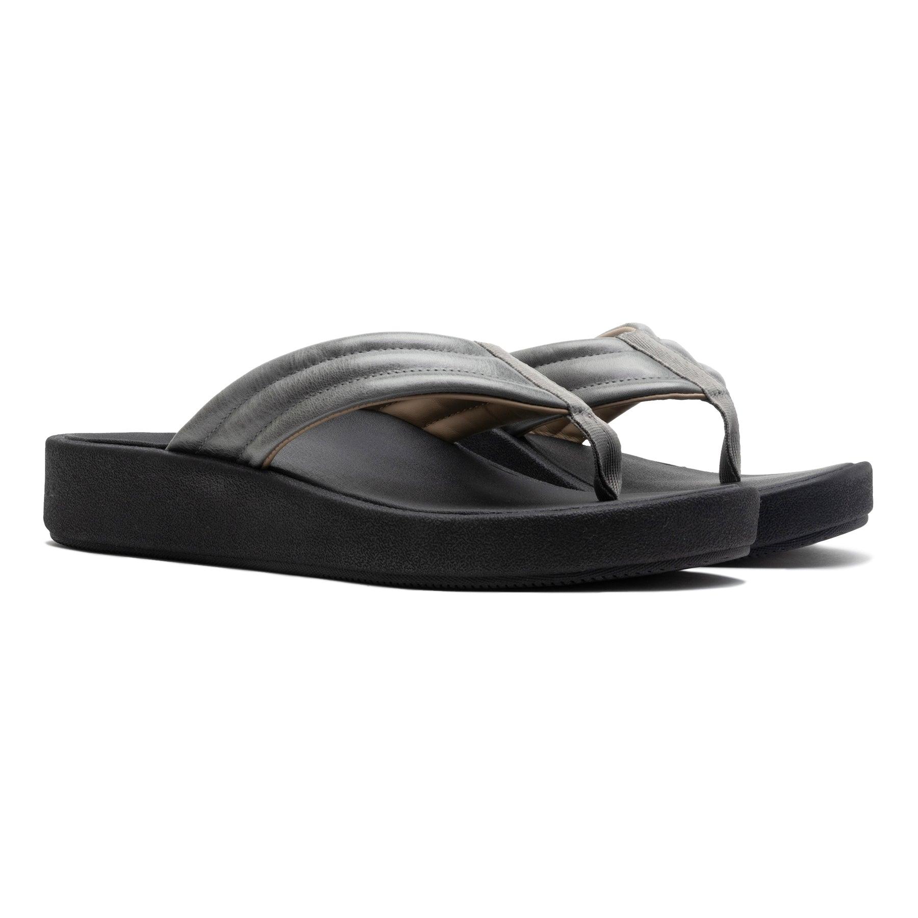 Paseo Thong Sandal Metatarsal Female Product Image