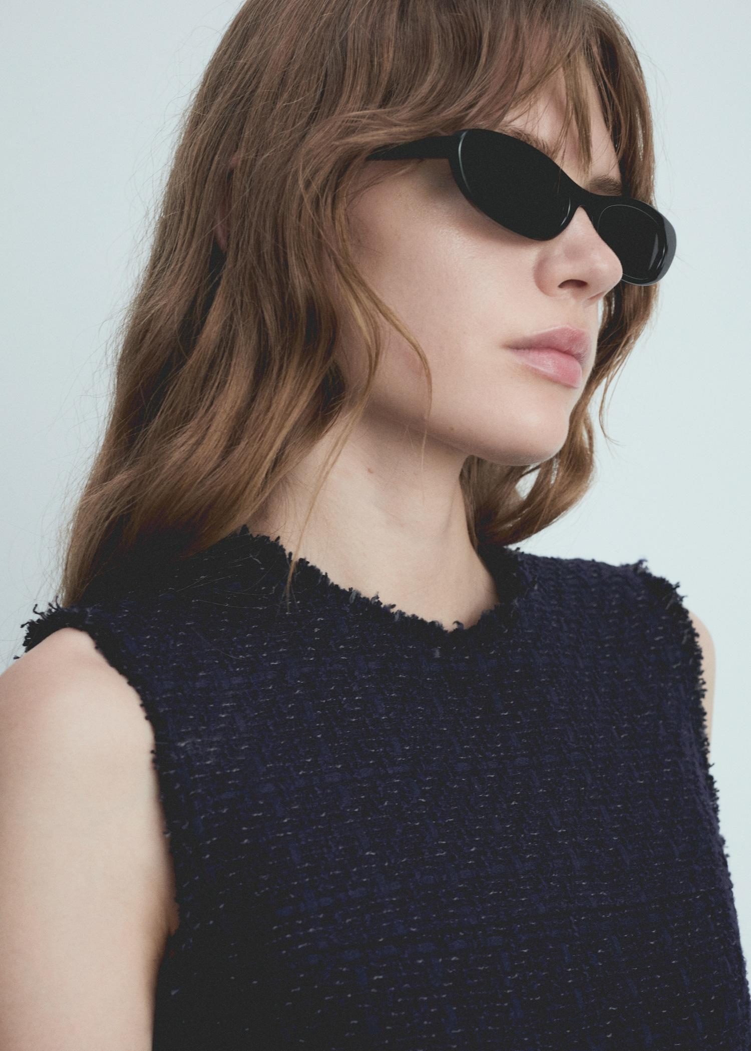 Short tweed dress - Women | MANGO USA Product Image