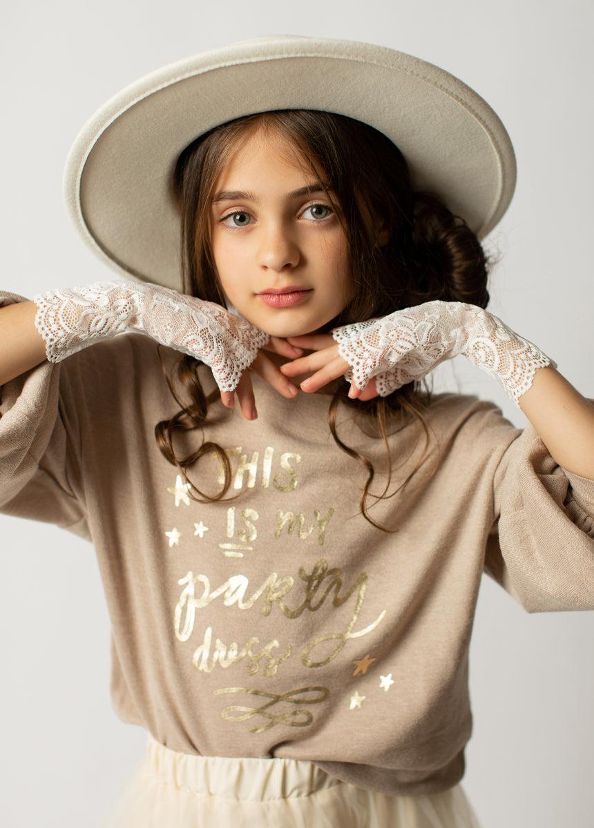 Juana Sweatshirt in Heather Oat Girls Product Image