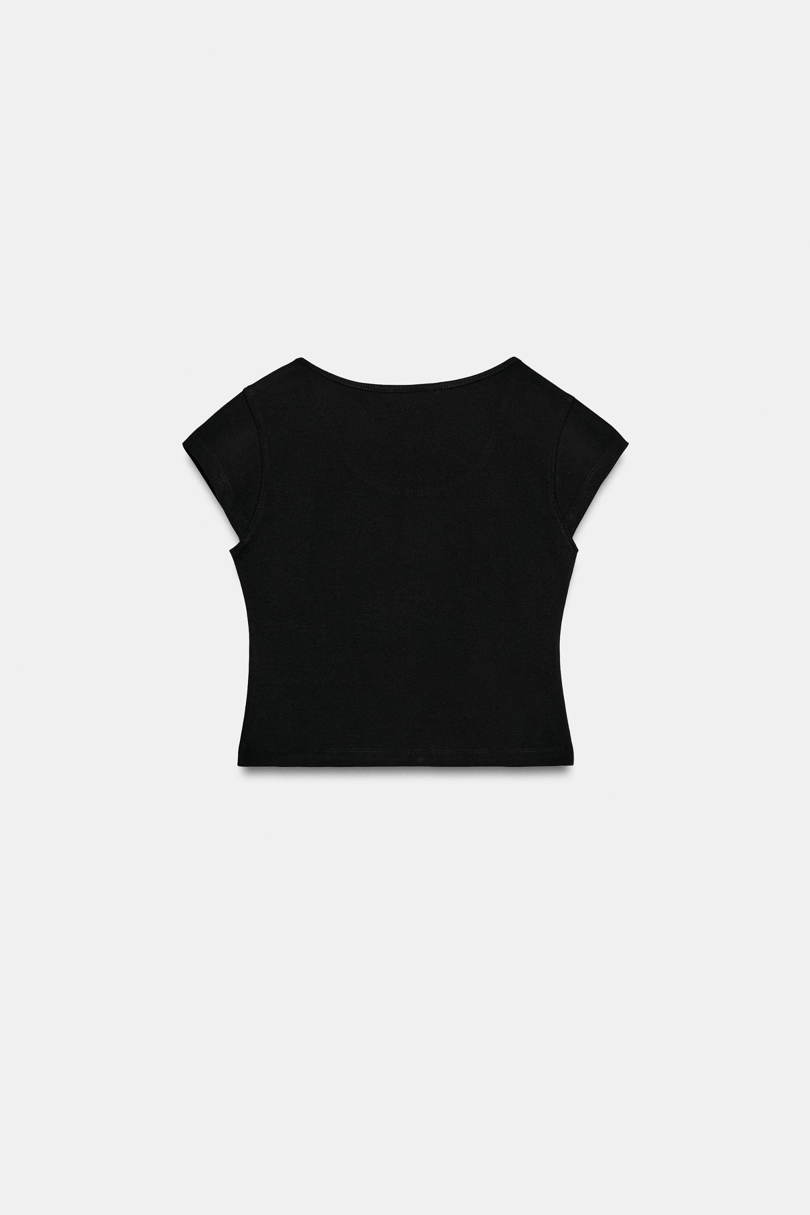 OPENING DETAIL CROP TOP Product Image