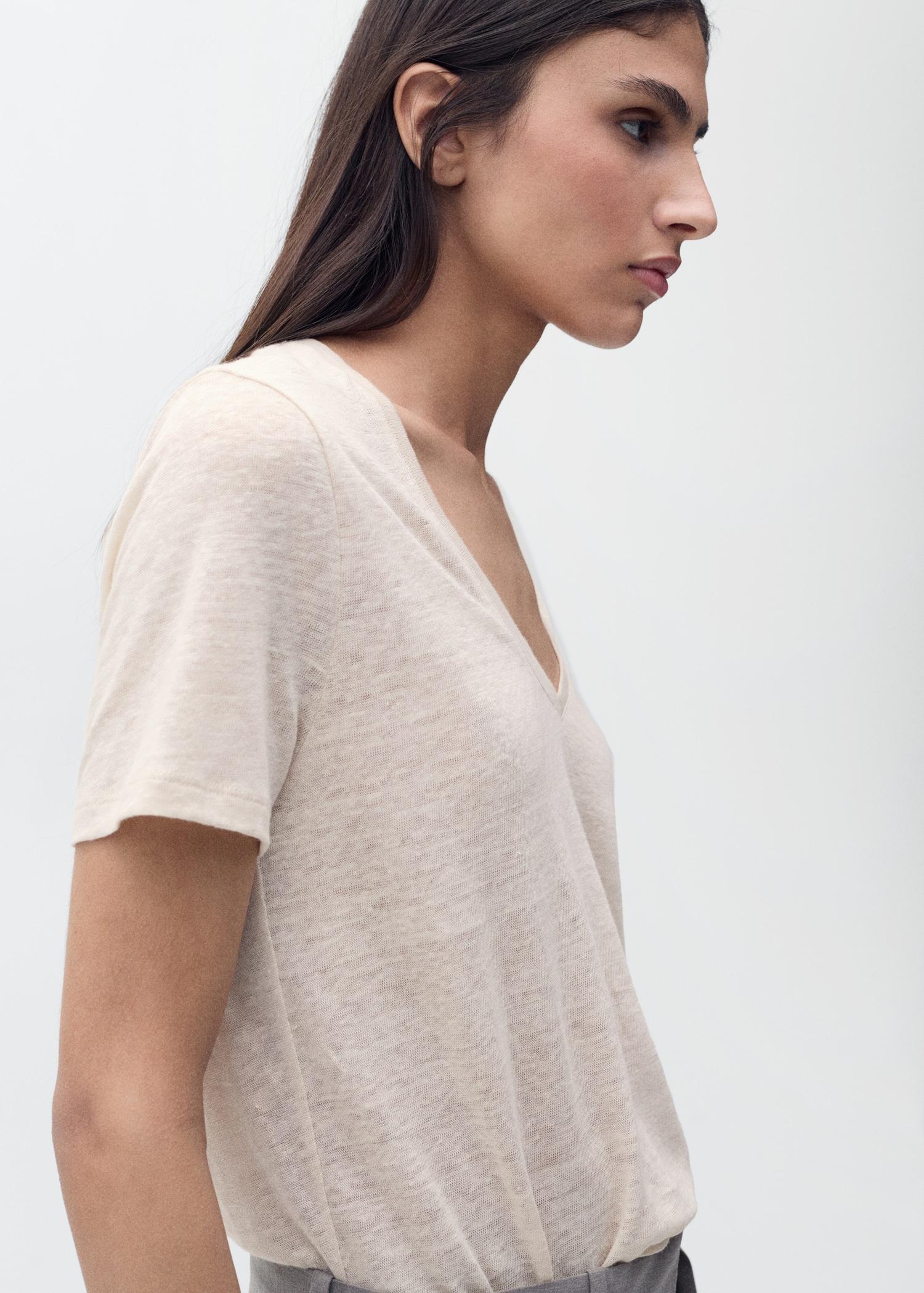 V-neck linen t-shirt - Women | MANGO USA Product Image