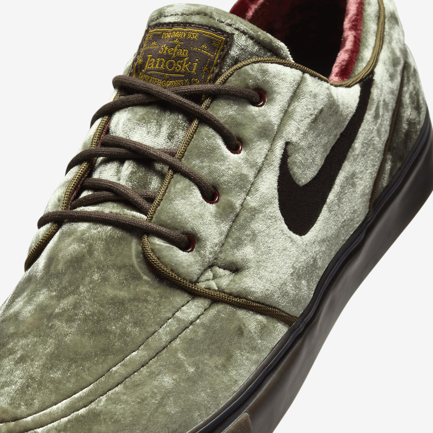 Nike SB Zoom Janoski OG+ SE Skate Shoes Product Image