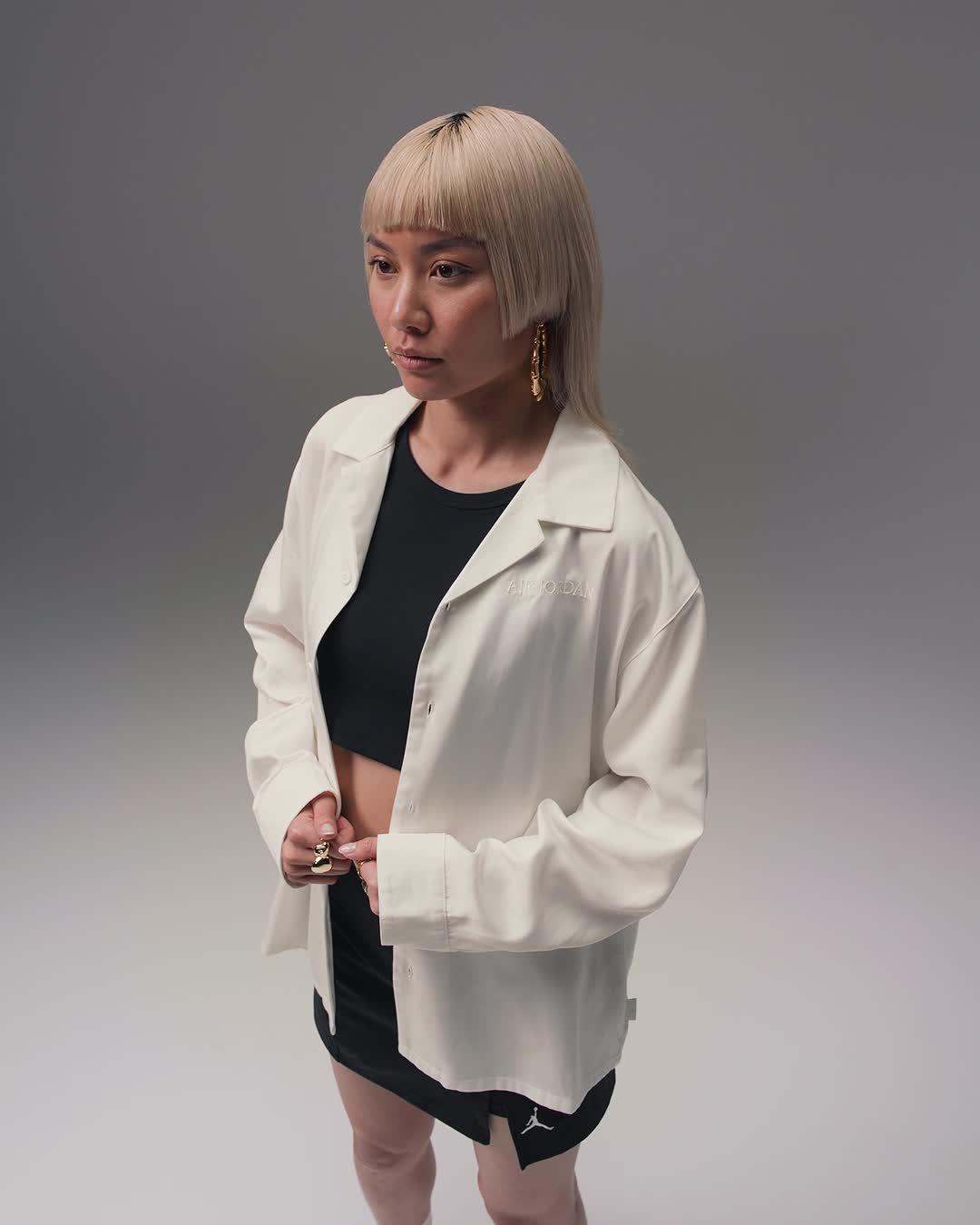 Womens Air Jordan Long-Sleeve Woven Top | HJ0020-133 Product Image