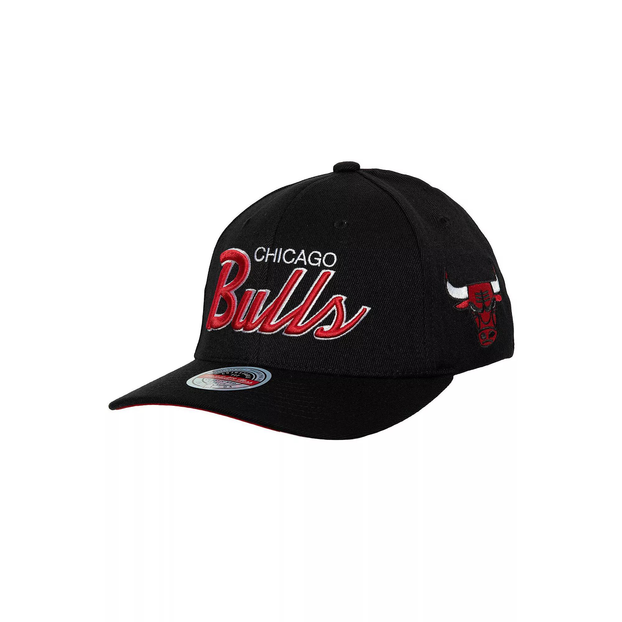 Men's Mitchell & Ness Black Chicago Bulls MVP Team Script 2.0 Stretch-Snapback Hat Product Image