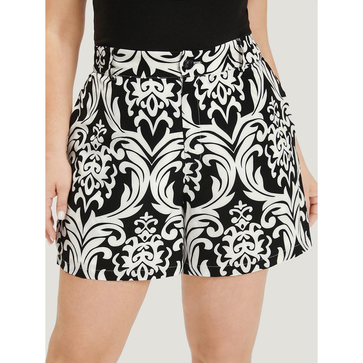 Plus Size Boho Print Button Fly Pocket High Rise Shorts Women Multicolor Elegant Pocket Dailywear Shorts BloomChic 14-16/1X Product Image