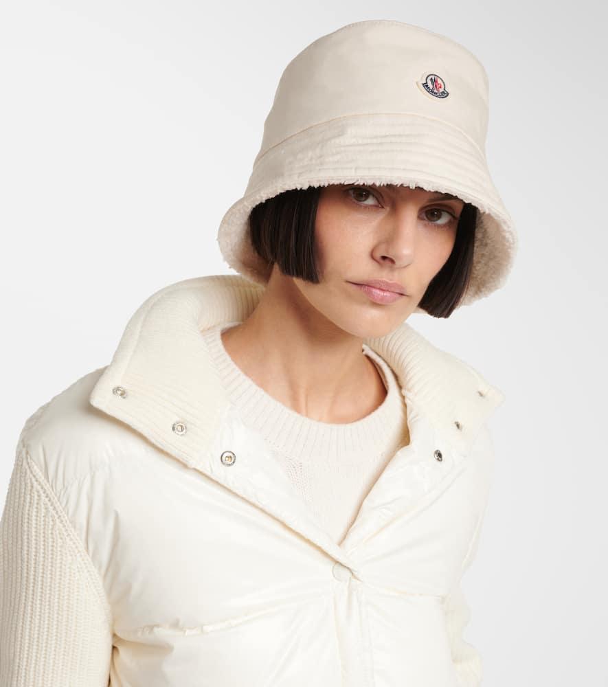 MONCLER Bucket Hat In White Product Image