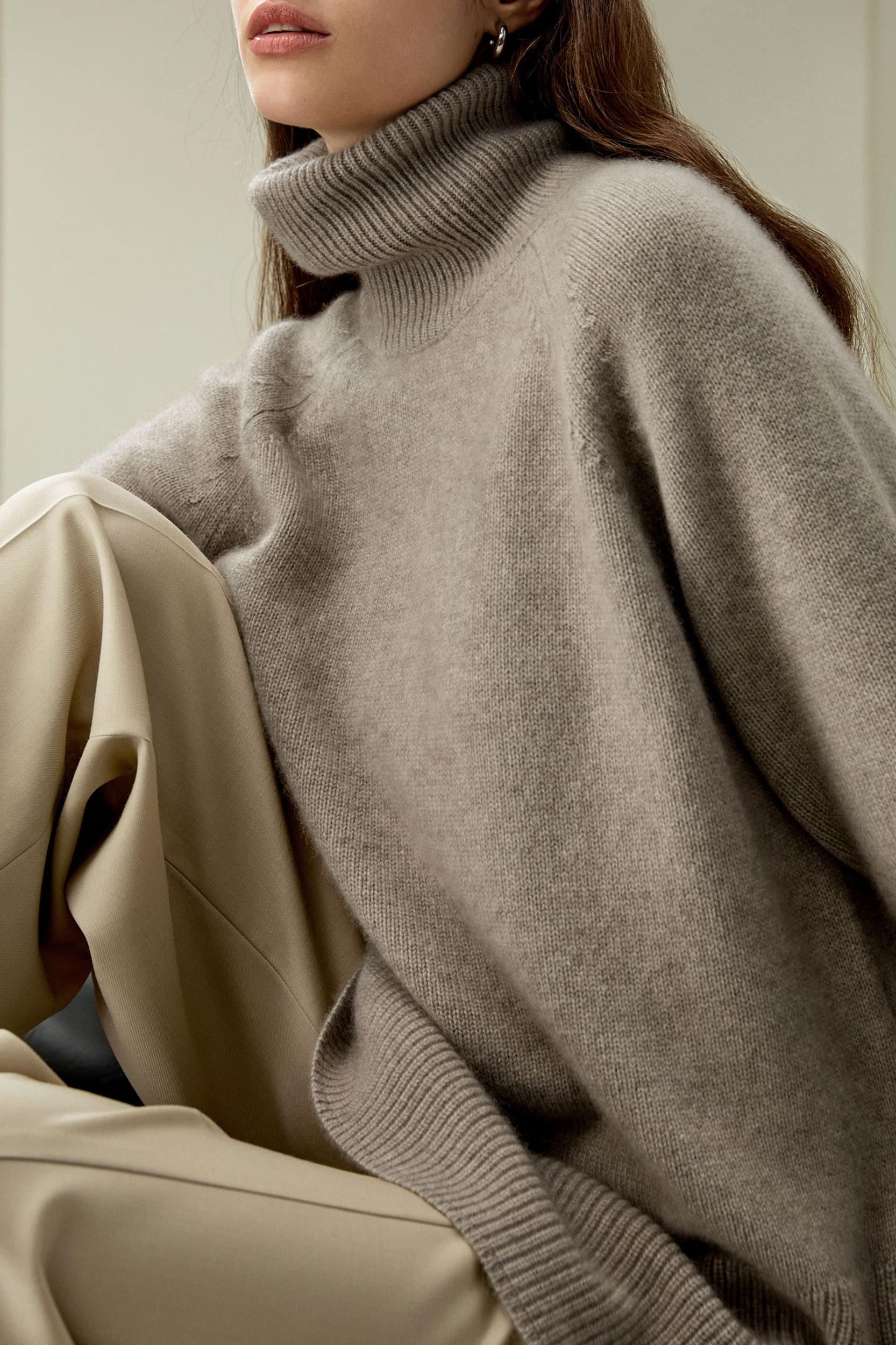 Lightweight Turtleneck Cashmere Sweater Product Image