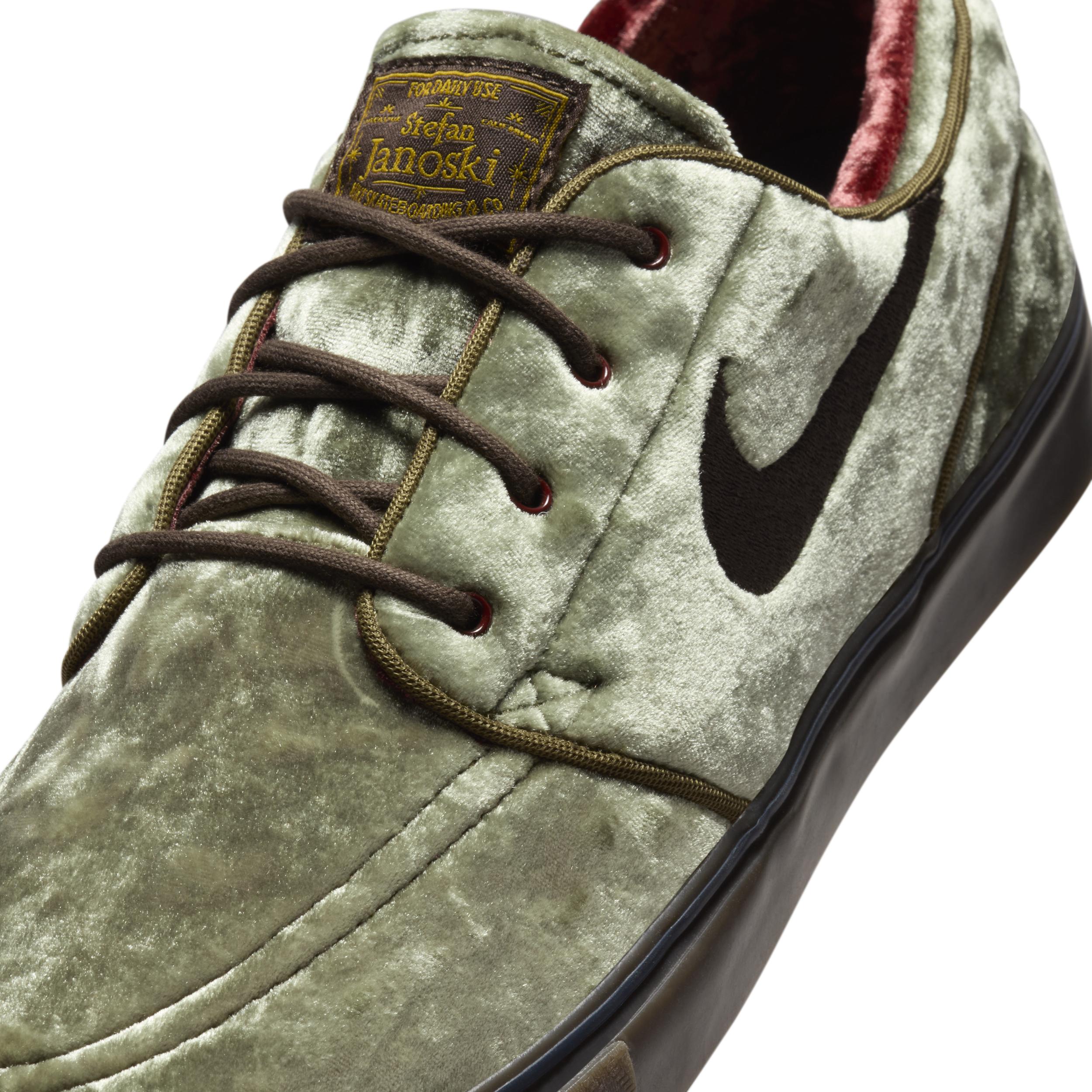 Nike SB Zoom Janoski OG+ SE Skate Shoes Product Image