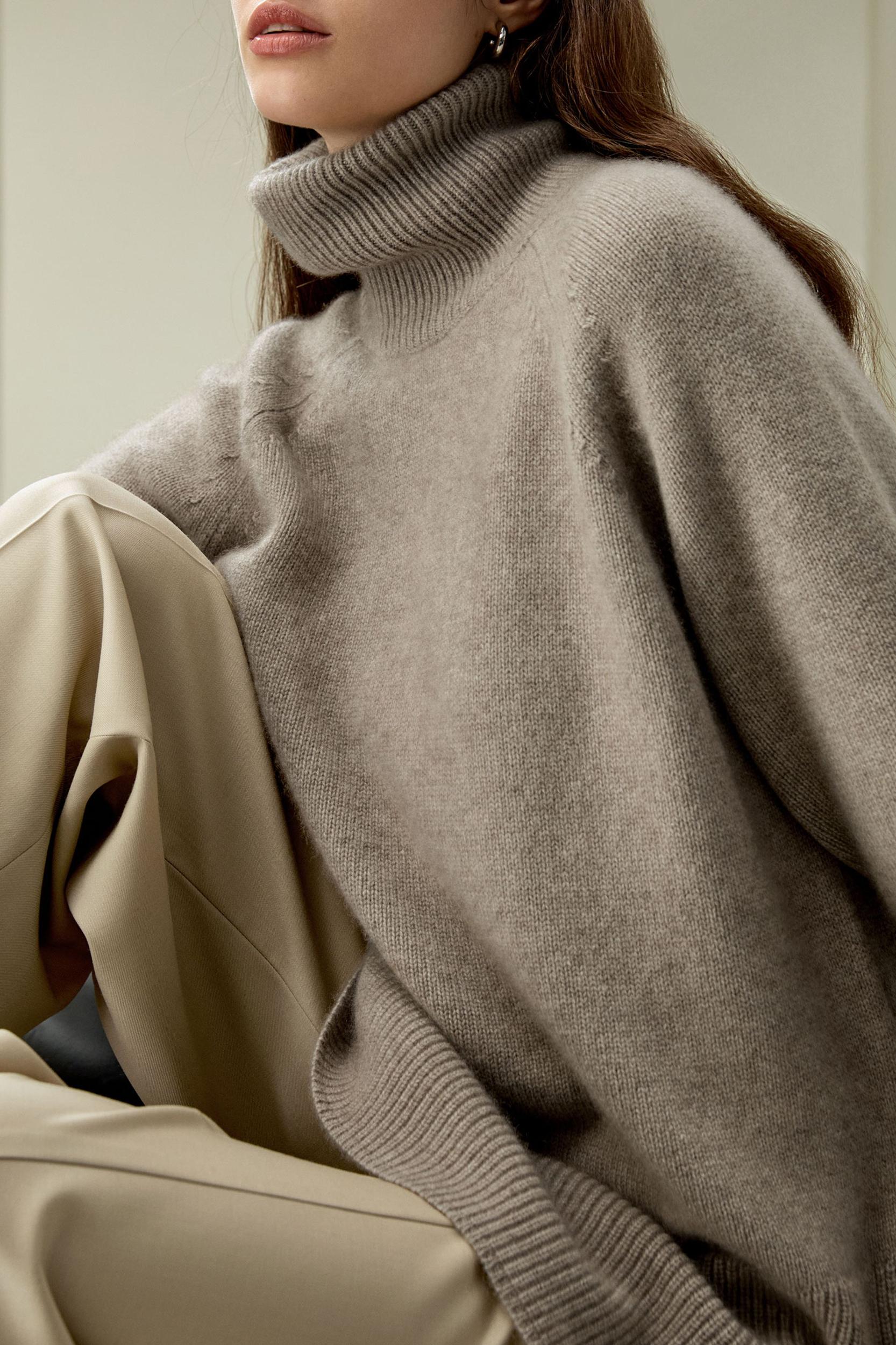 Lightweight Turtleneck Cashmere Sweater Product Image