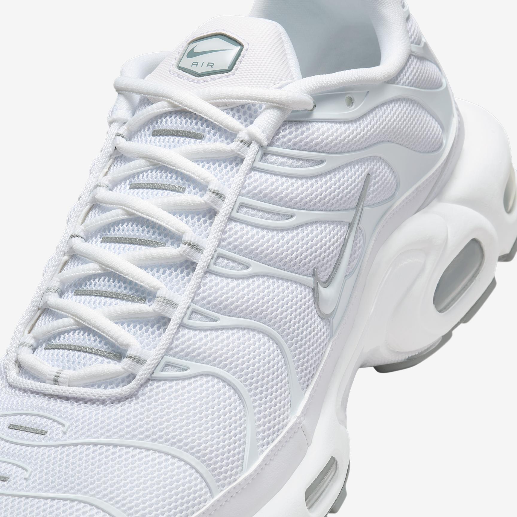 Nike Men's Air Max Plus Shoes Product Image