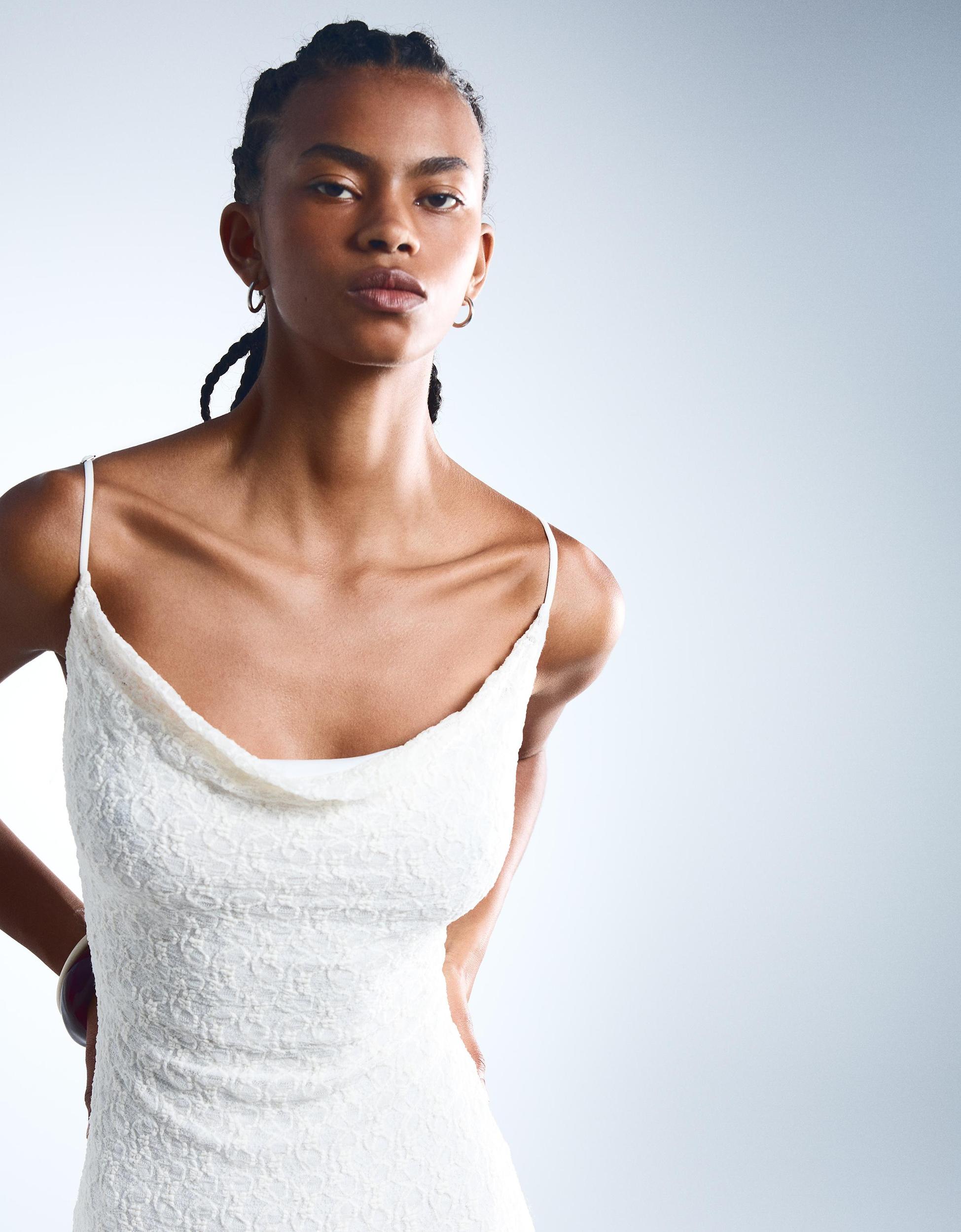 Blonde lace midi dress Product Image