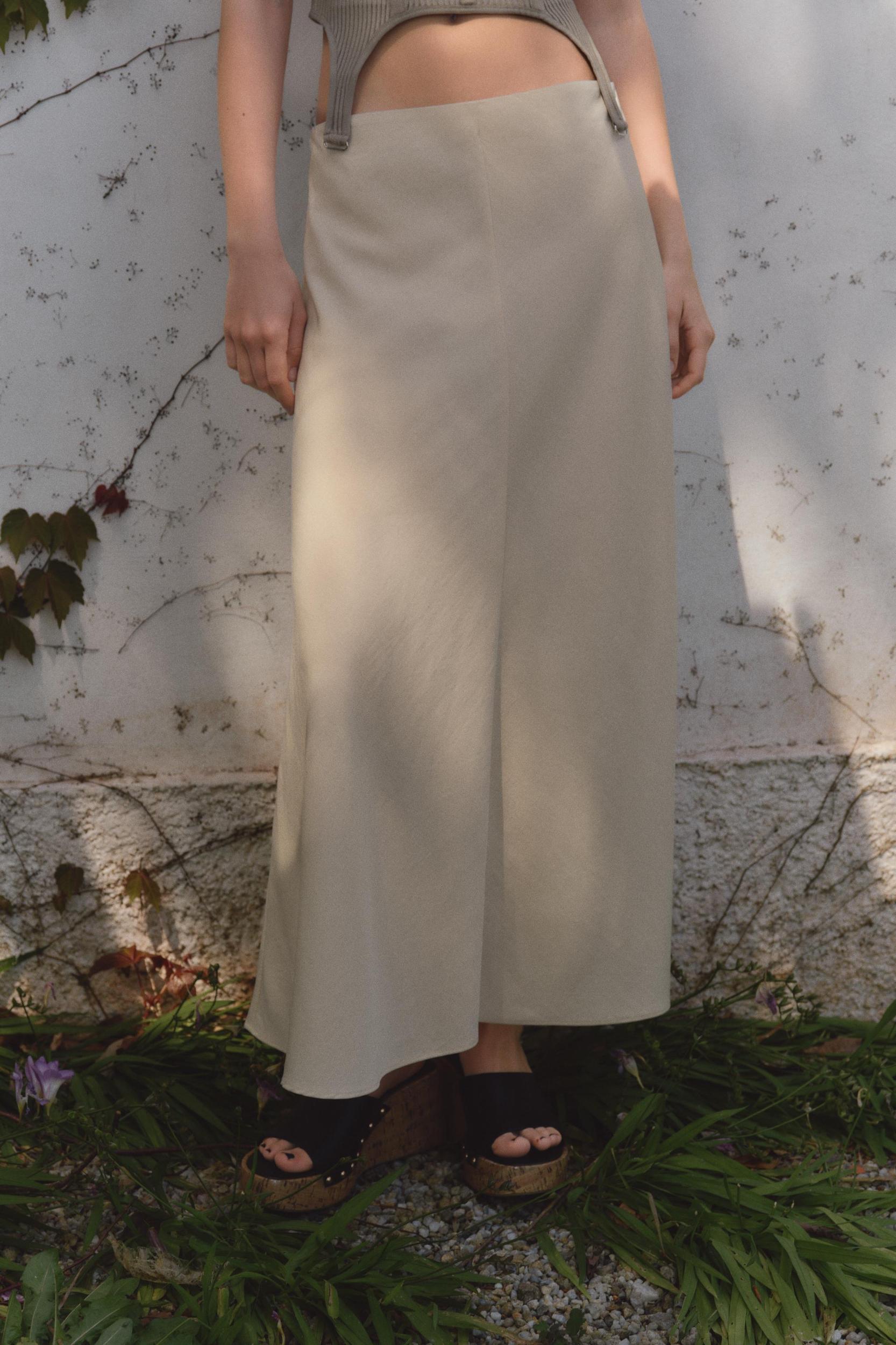 MIDI SKIRT Product Image
