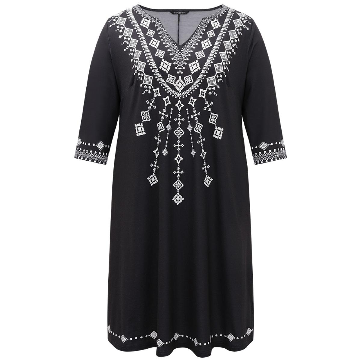 Plus Size Bandana Print V Neck Pocket Midi Dress Black Women Vacation Plain V-neck Elbow-length sleeve Curvy Midi Dress BloomChic 18-20/2X Product Image