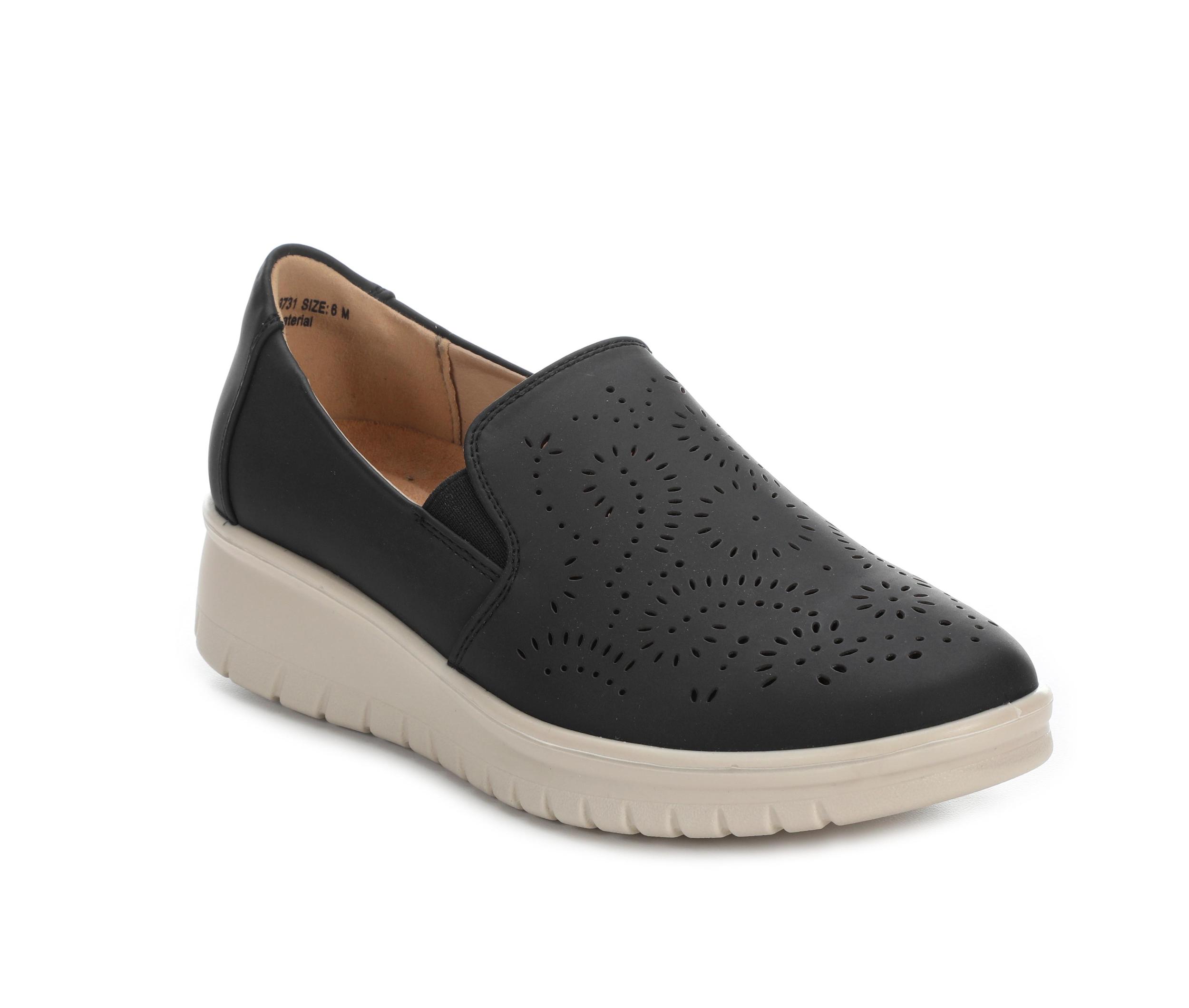 Women's Easy Street Ying Ying Slip-On Wedge Shoes Product Image
