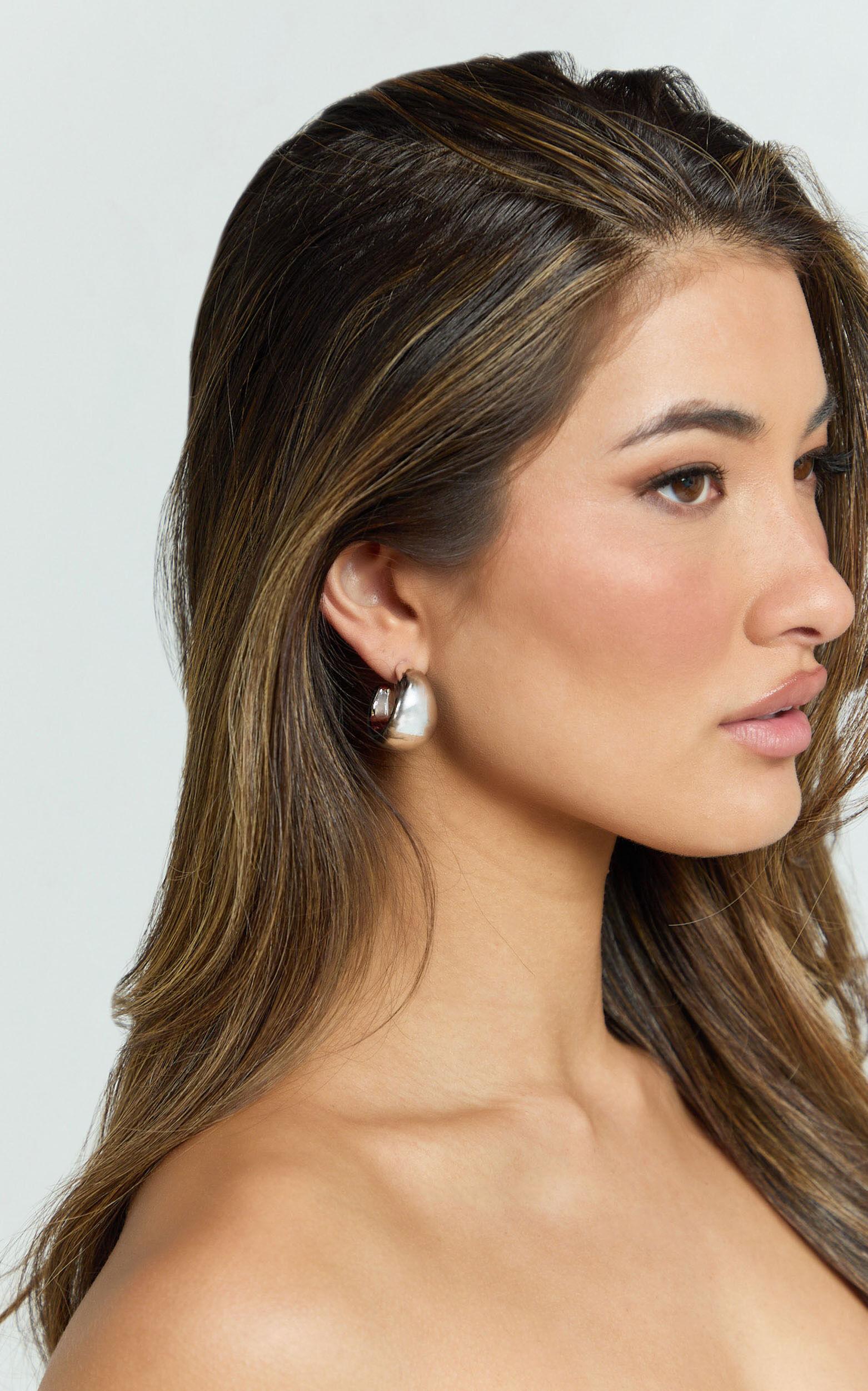 Thia Earrings in Silver Product Image