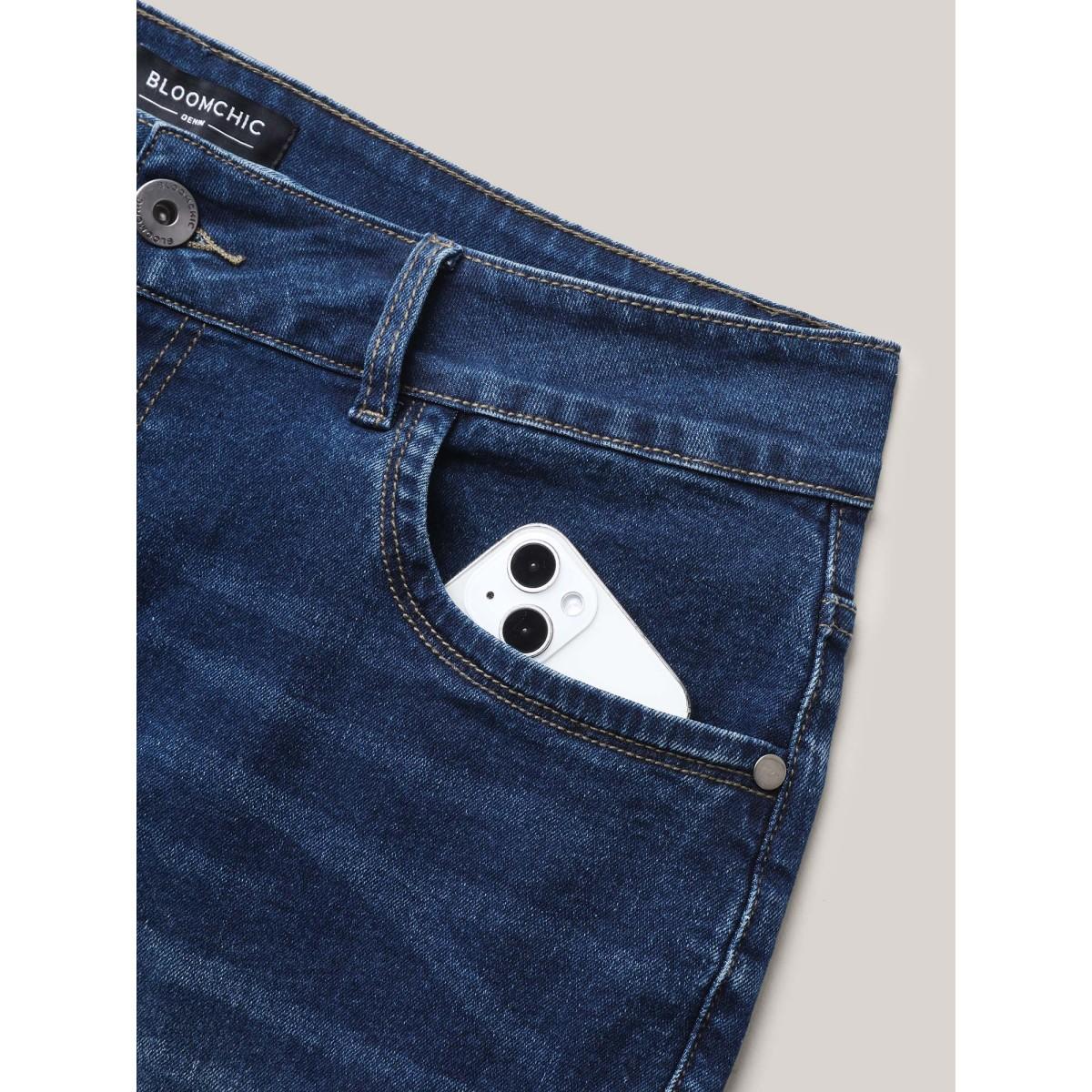 Plus Size Ripped Straight-Leg Denim Shorts Women Denimindigo High stretch Casual Slanted pocket Leisure Denim Shorts BloomChic 22/3X Product Image