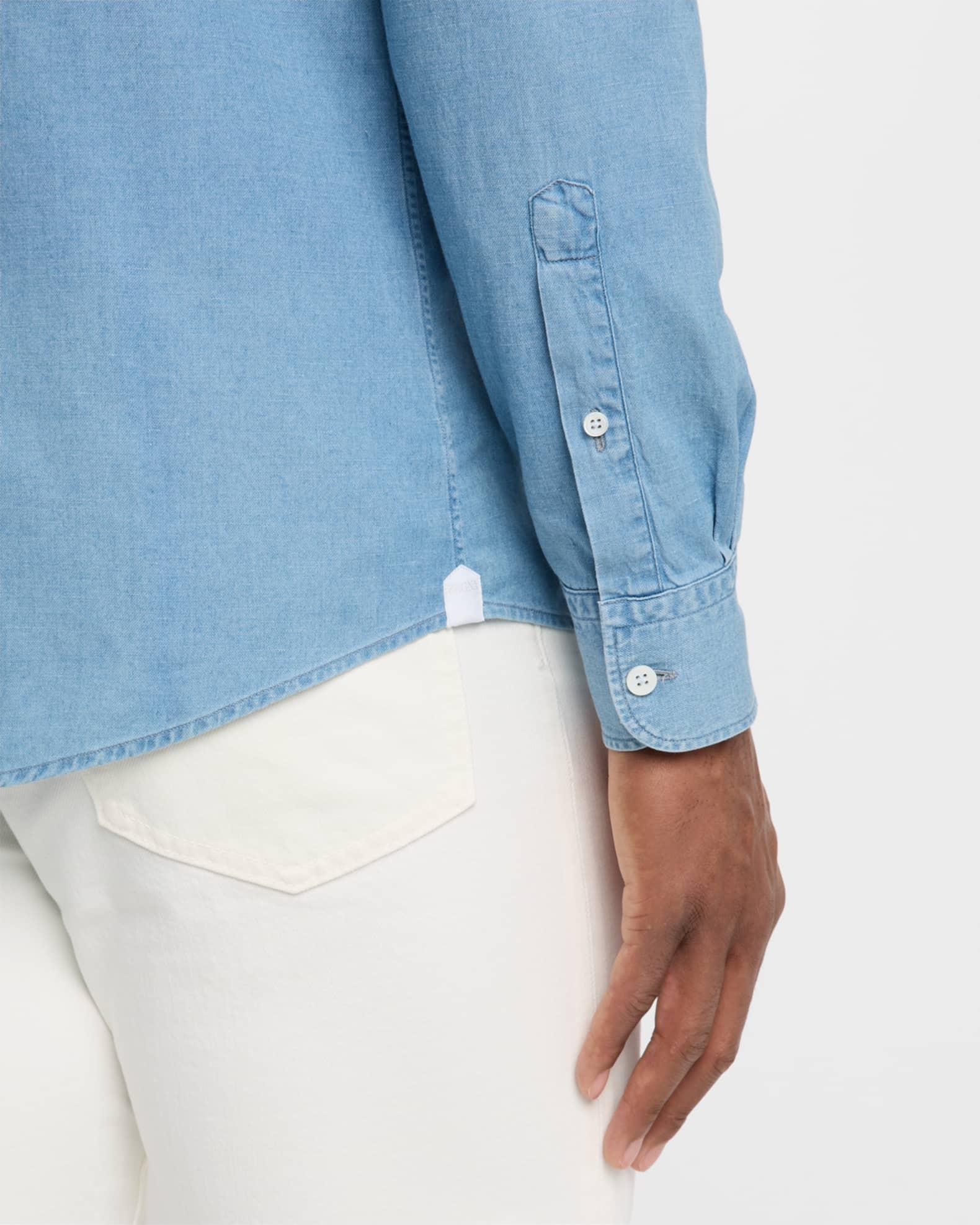 Men's Denim Casual Button-Down Shirt Product Image