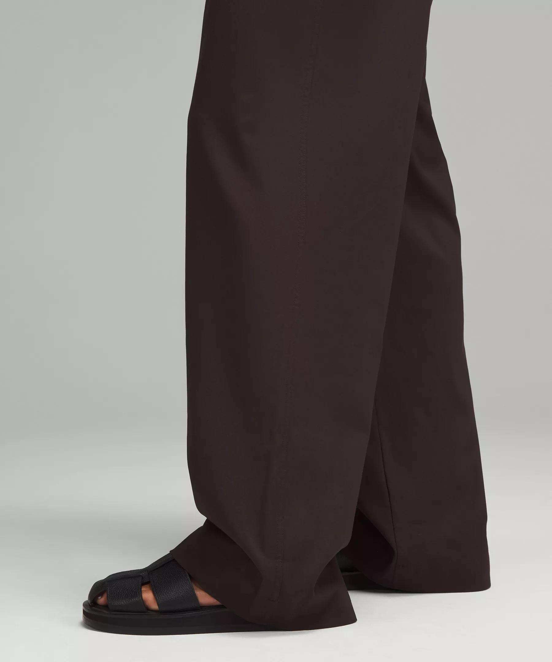 Pleat-Front High-Rise Trouser *Regular Product Image