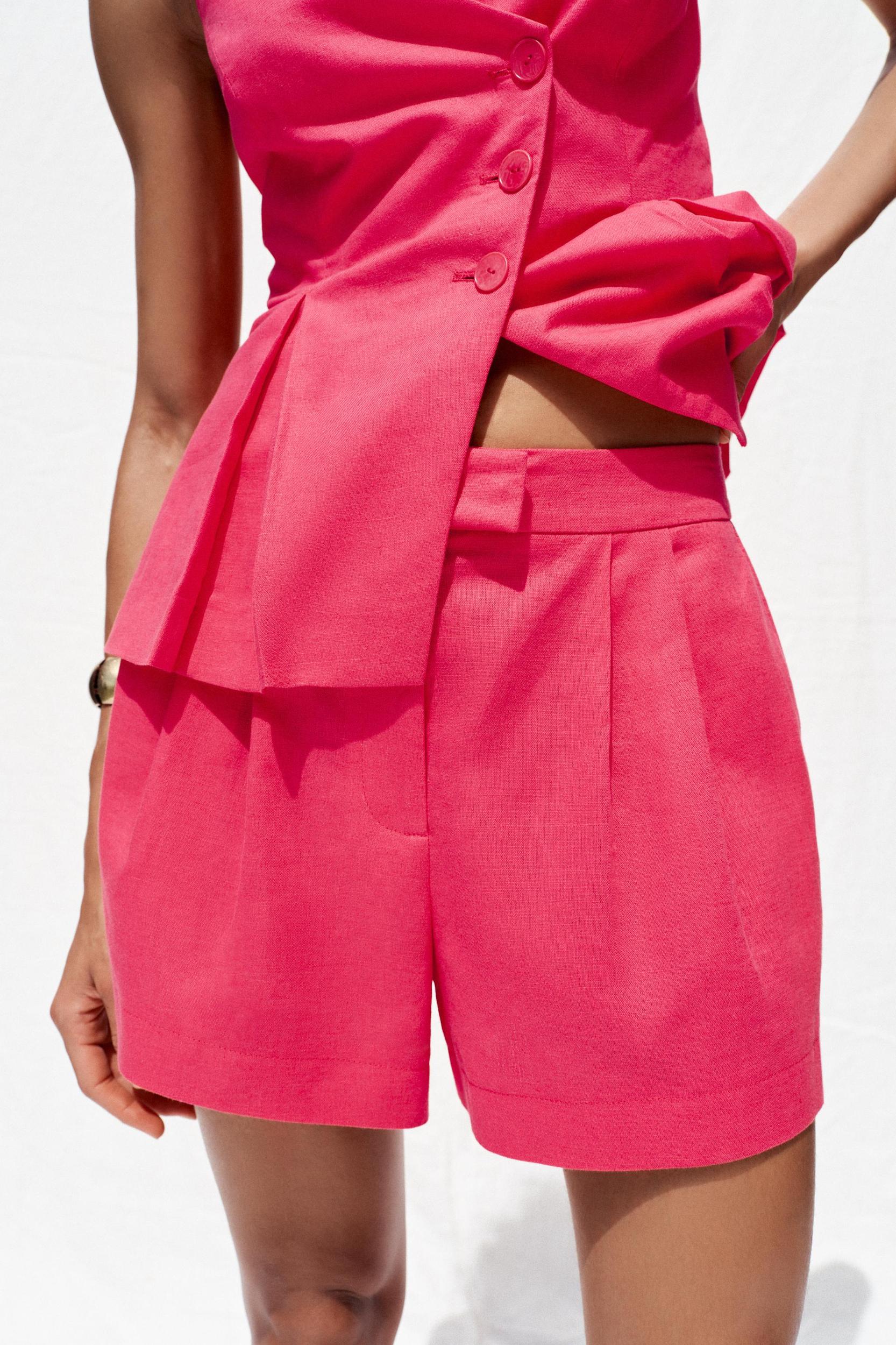 LINEN PLEATED SHORTS Product Image