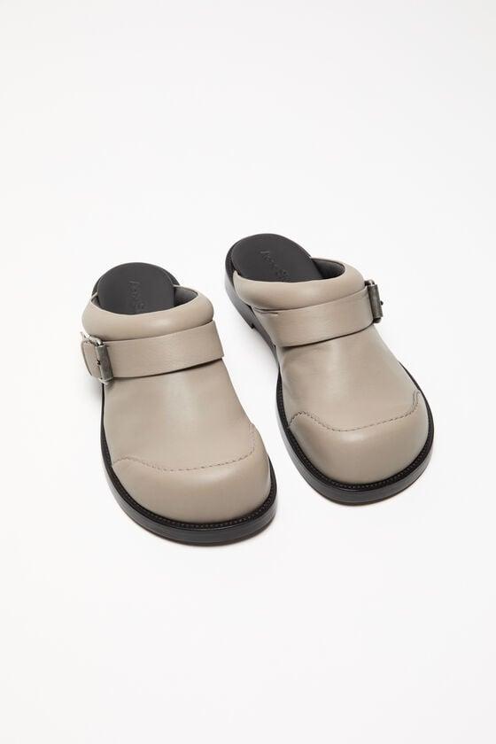 Leather buckle shoes Product Image