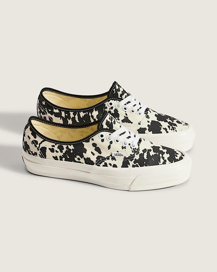 Premium Authentic Shoe in Cow Black / White| Vans US Product Image
