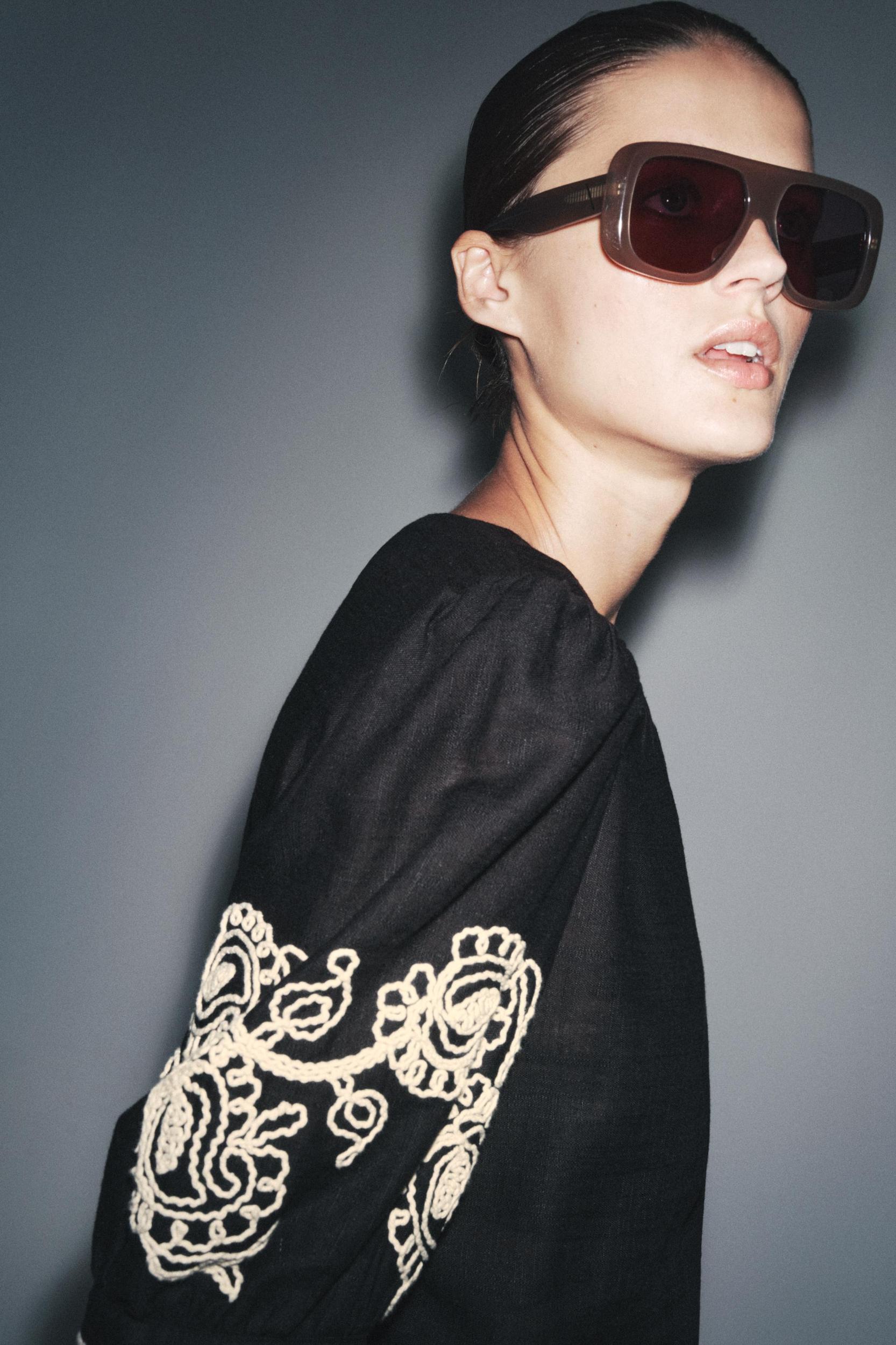 ZW COLLECTION LINEN BLEND EMBROIDERED TOP Product Image