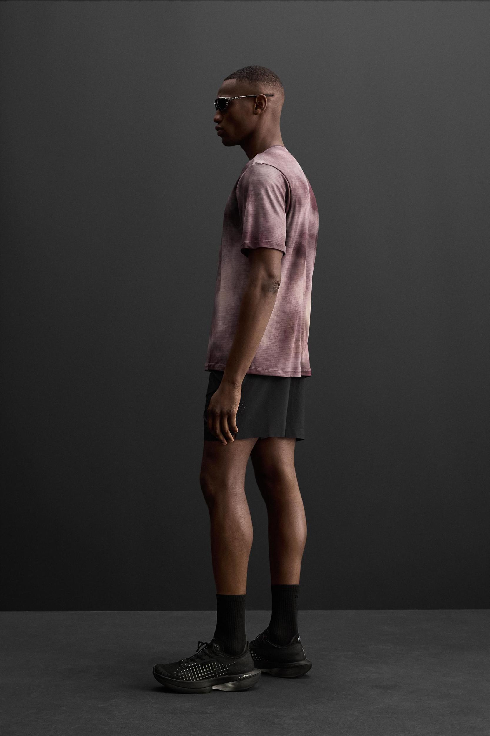 TIE-DYE PRINT PERFORATED T-SHIRT Product Image