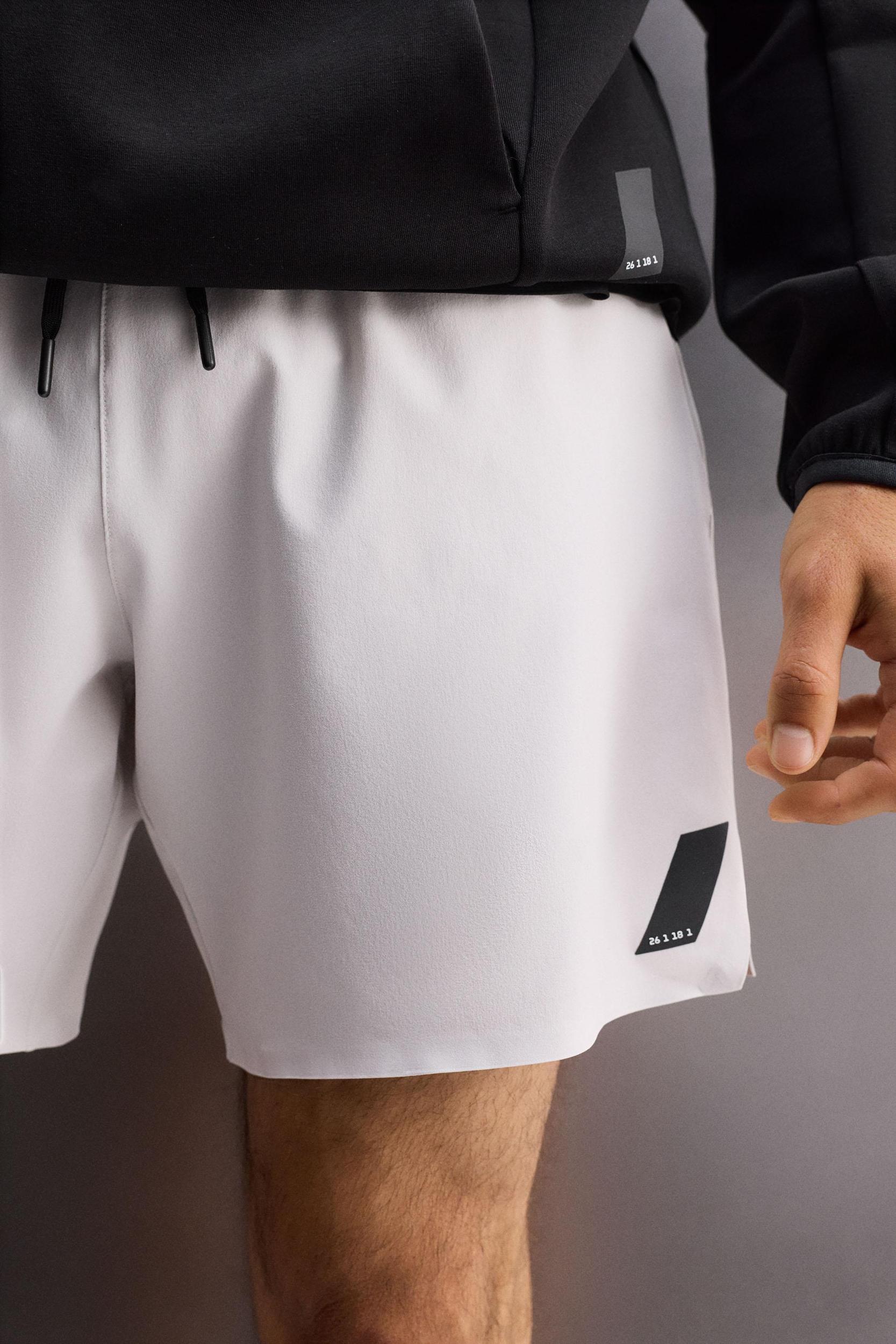 BASIC TRAINING SHORTS Product Image