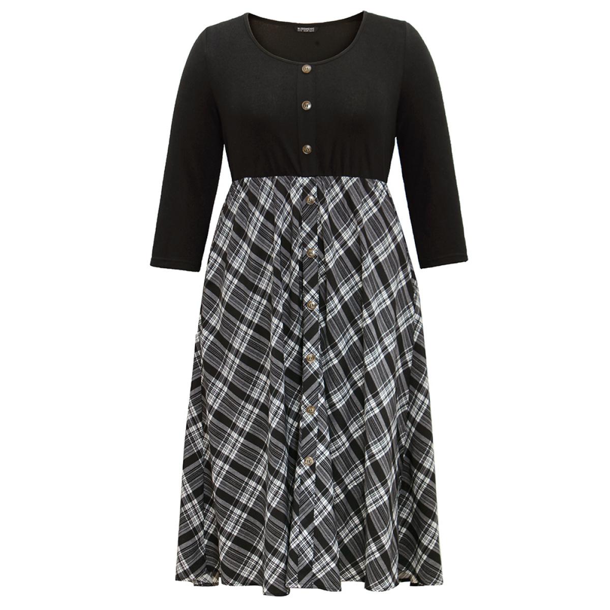 Plus Size Plaid Patchwork Scoop Neck Button Detail Dress Black Women Office Printed Scoop Neck Elbow-length sleeve Curvy Midi Dress BloomChic 26/4X Product Image