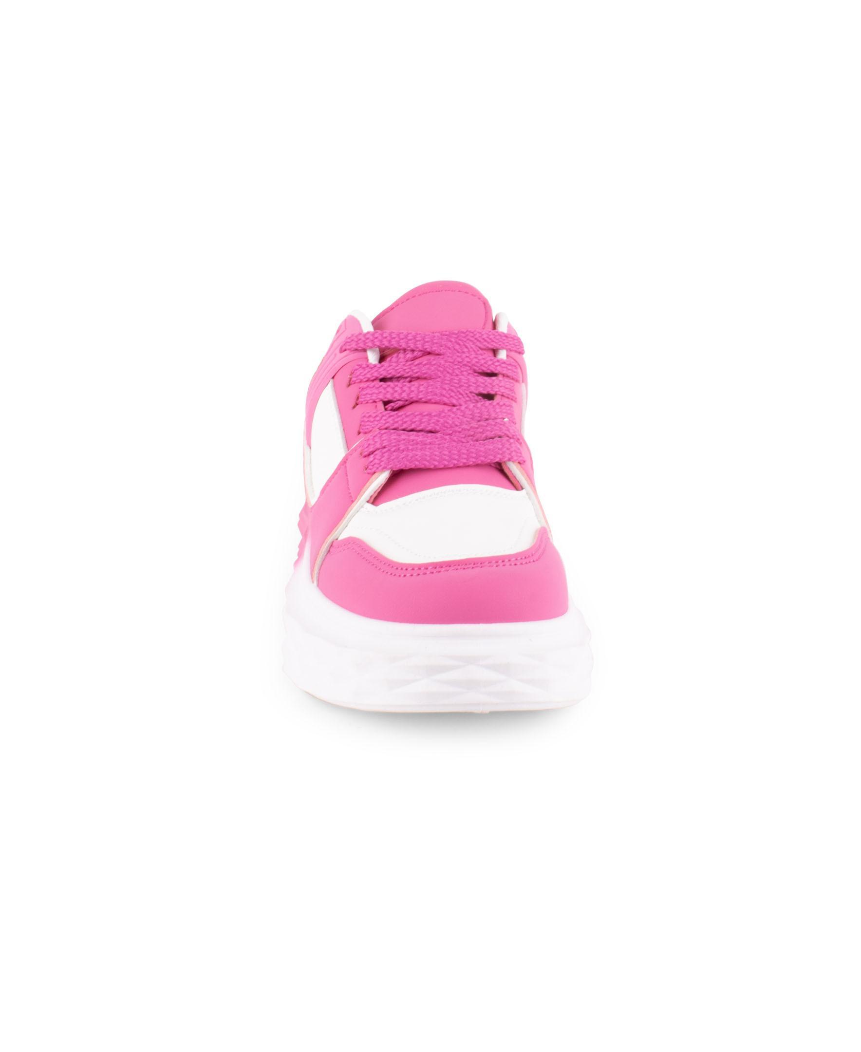 Women's Wanted Jet Platform Sneakers Product Image