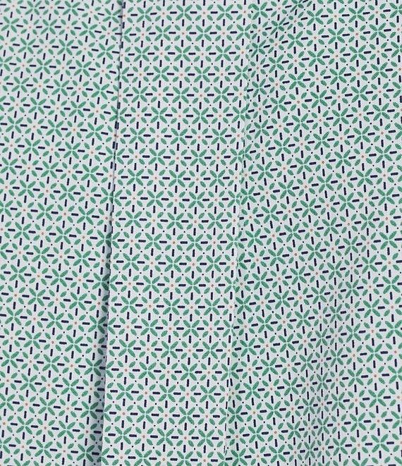 Gold Label Roundtree & Yorke Non-Iron Long Sleeve Geo Print Sport Shirt Product Image