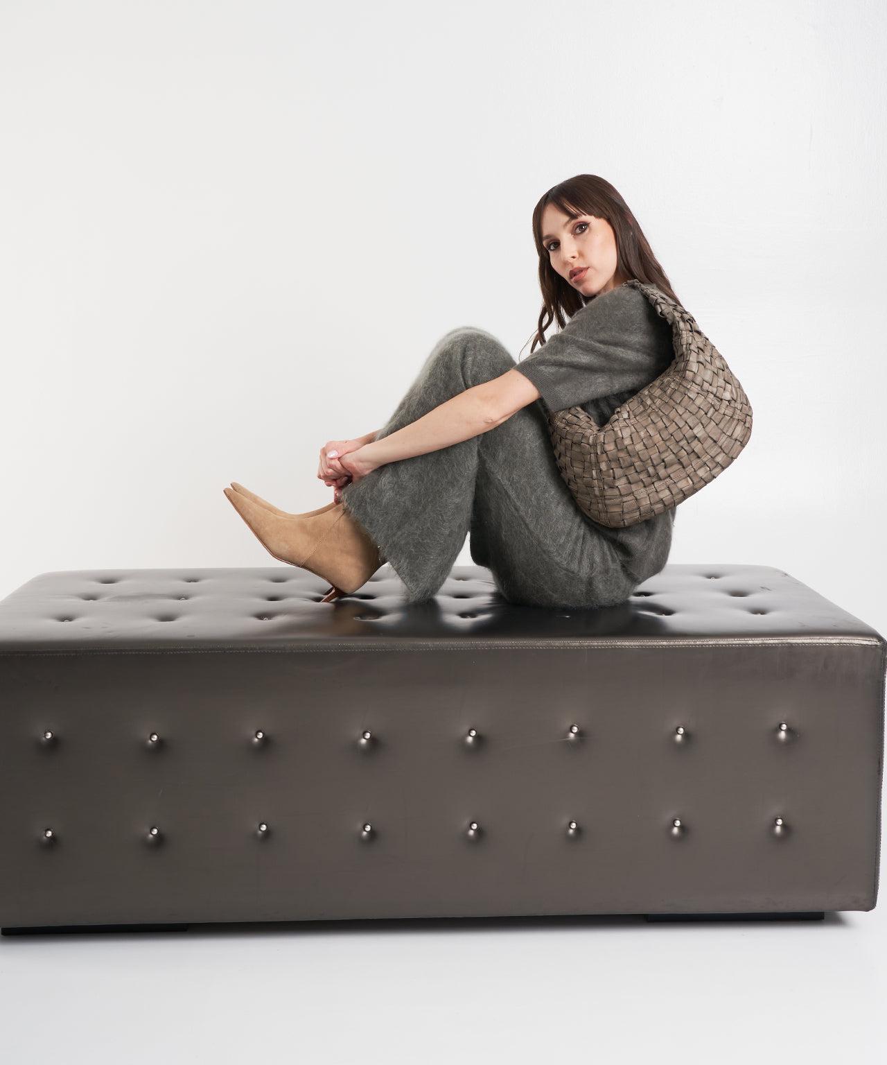 Smooth leather shoulder bag Product Image