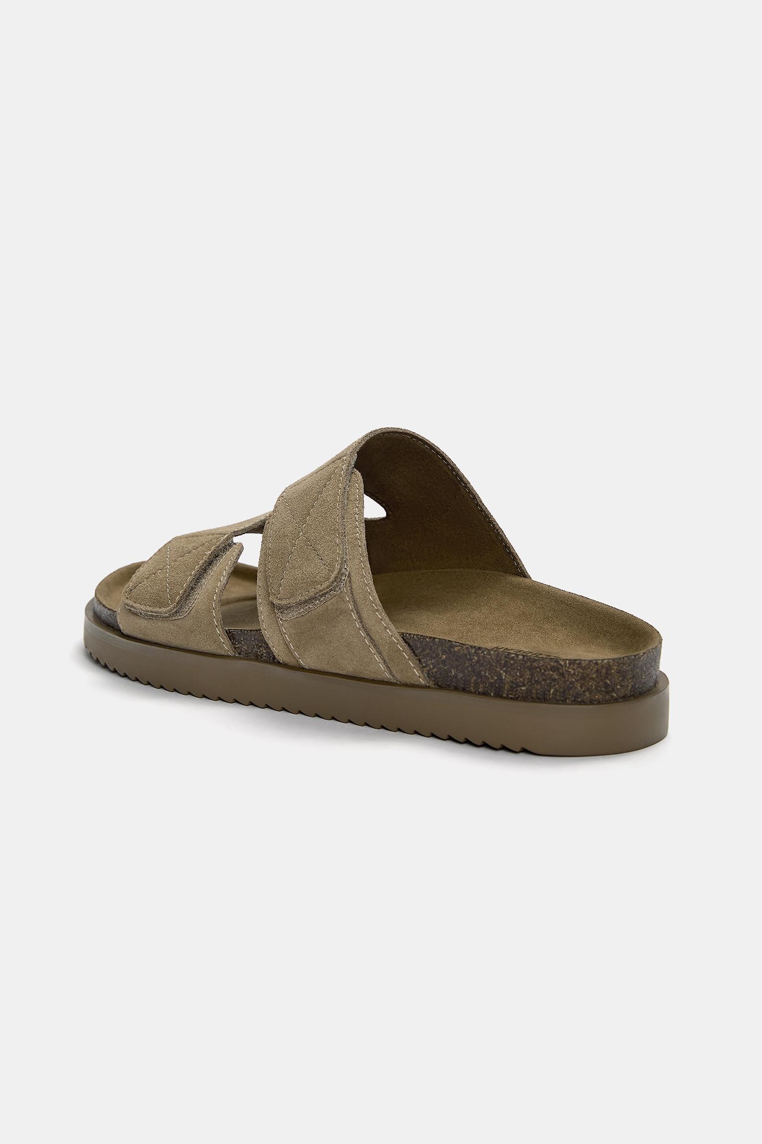 Leather flat sandals Product Image