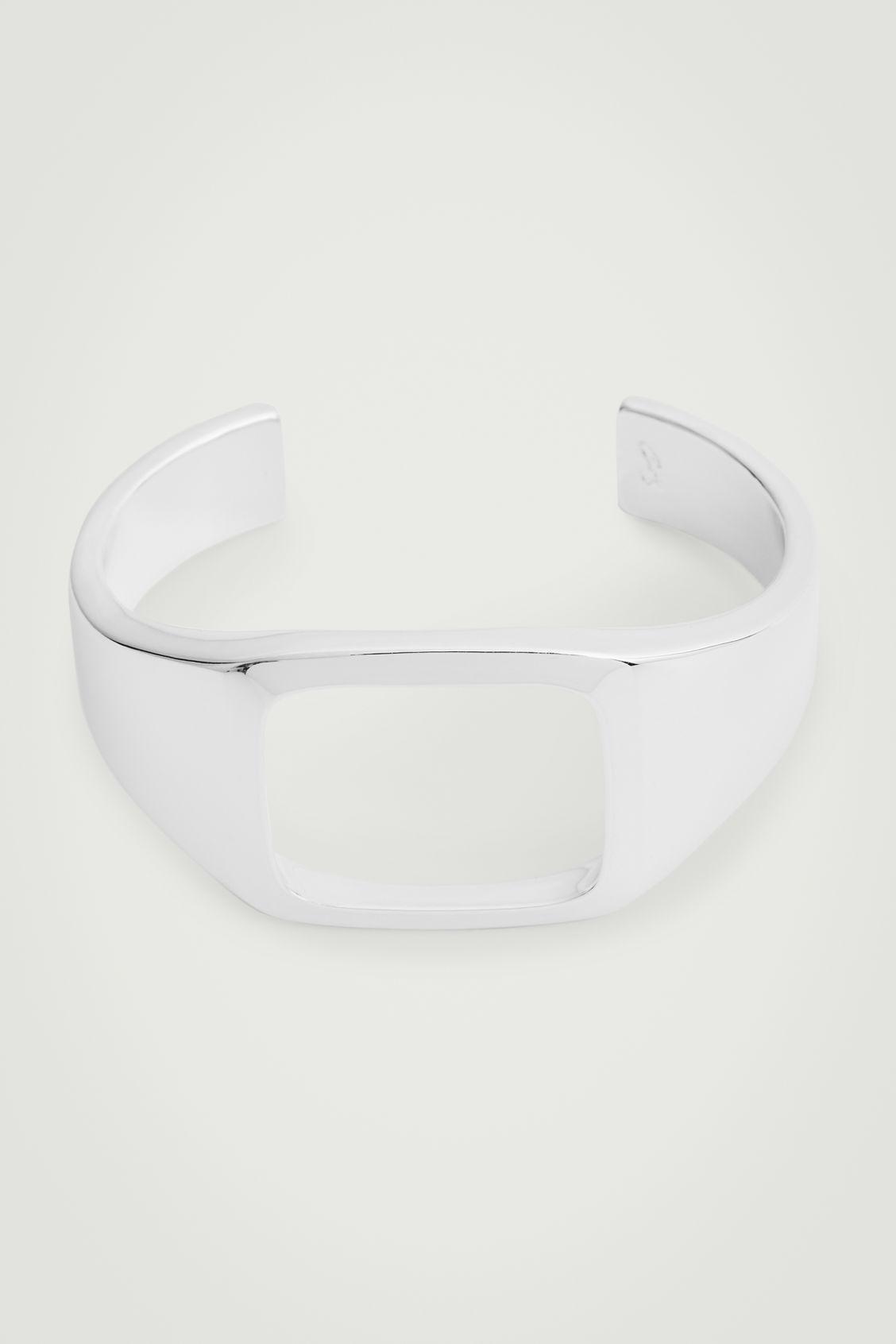 THE SCULPTED CUFF Product Image