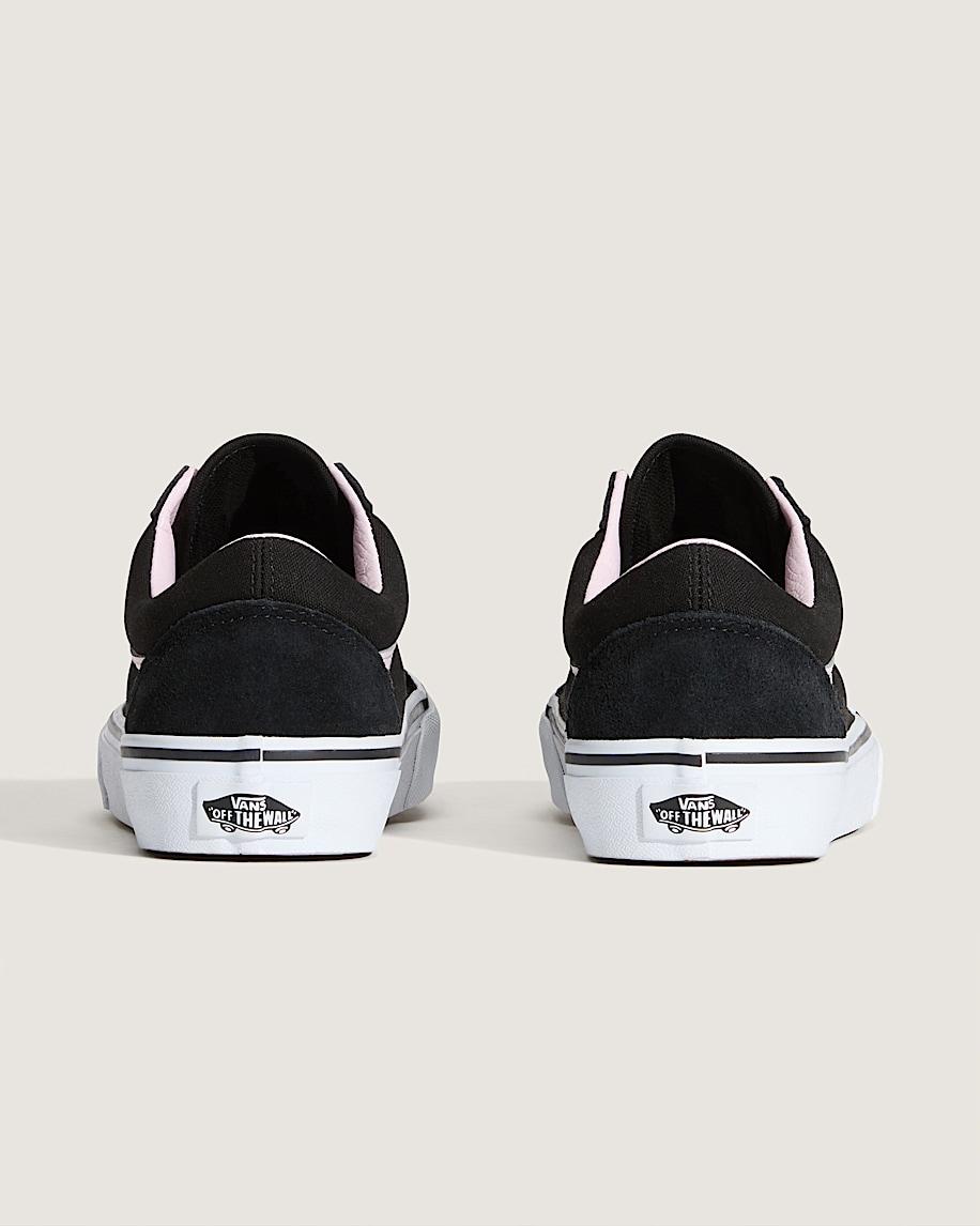 Old Skool Shoe in Black / White| Vans US Product Image