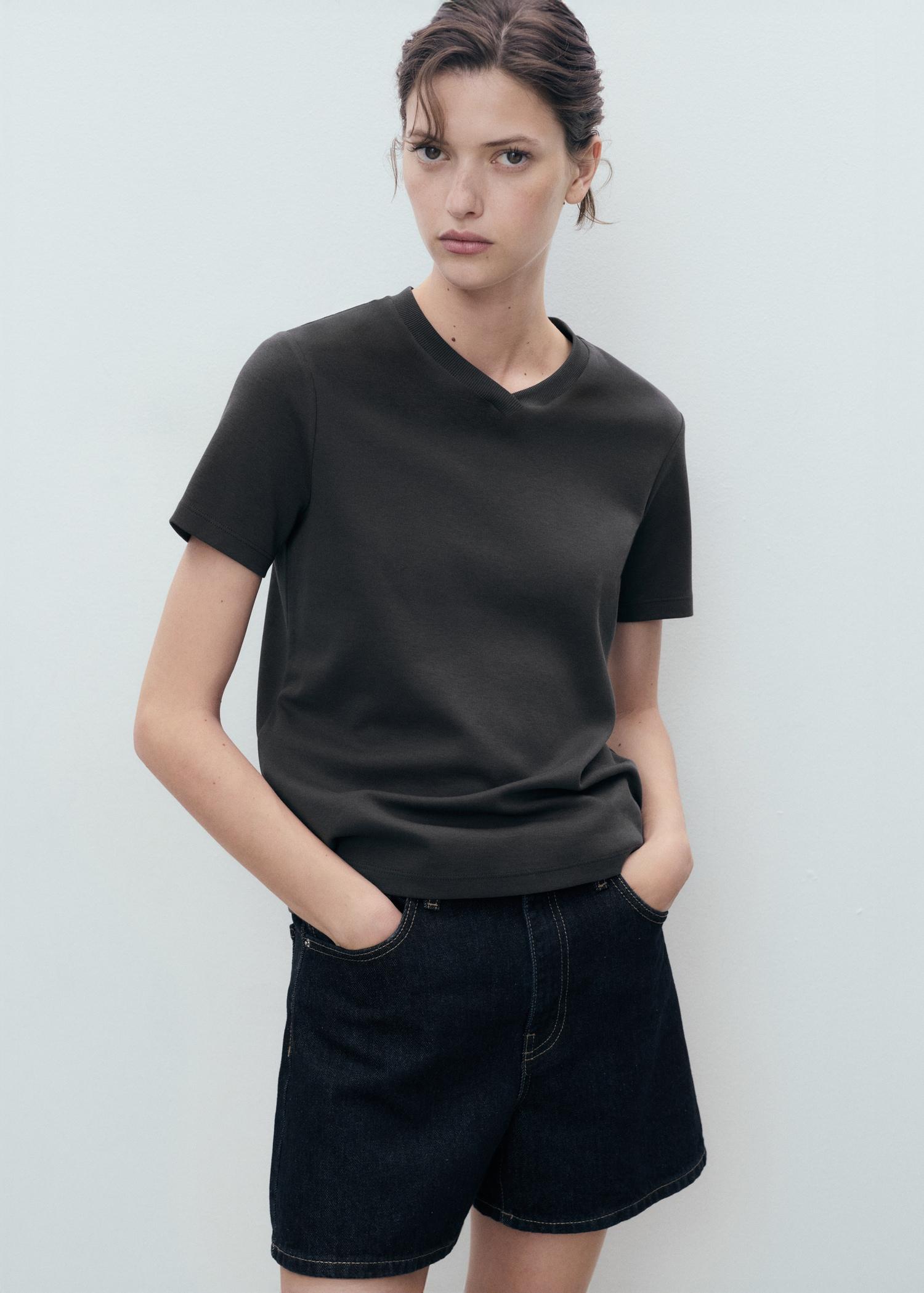V-neck cotton T-shirt - Women | MANGO USA Product Image