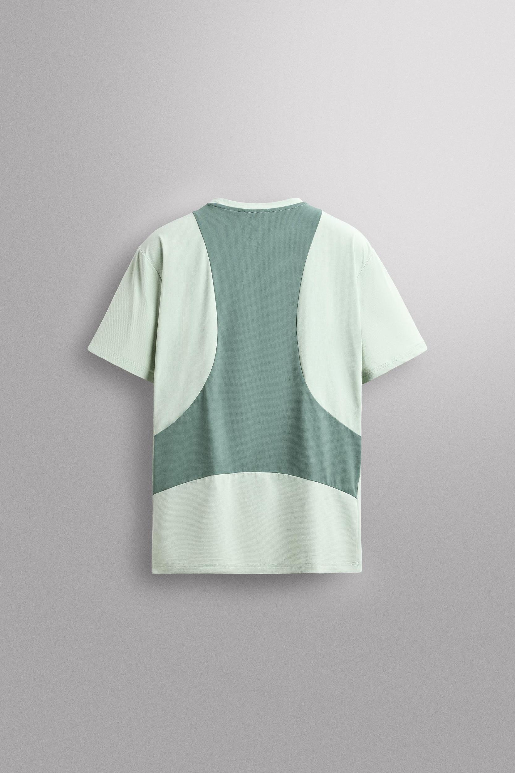 COLOR BLOCK TECHNICAL T-SHIRT Product Image