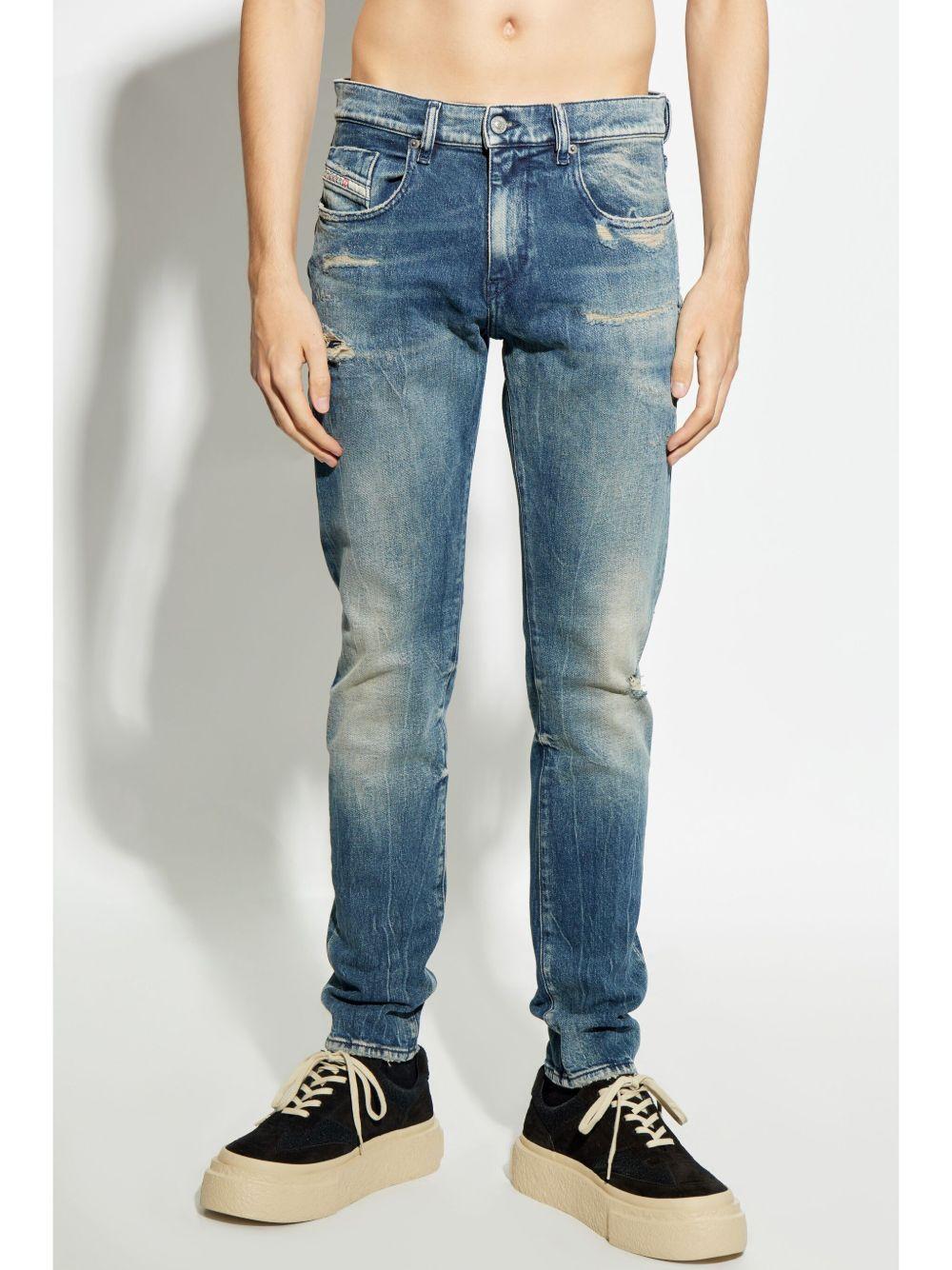 ripped jeans  Product Image
