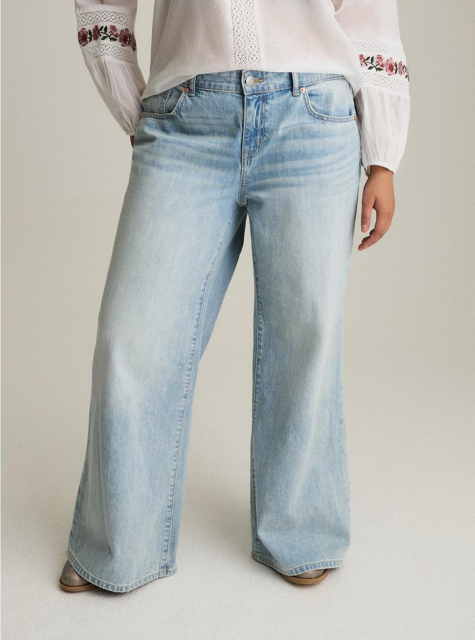 Festi Baggy Low-Rise Wide Leg Jean Product Image